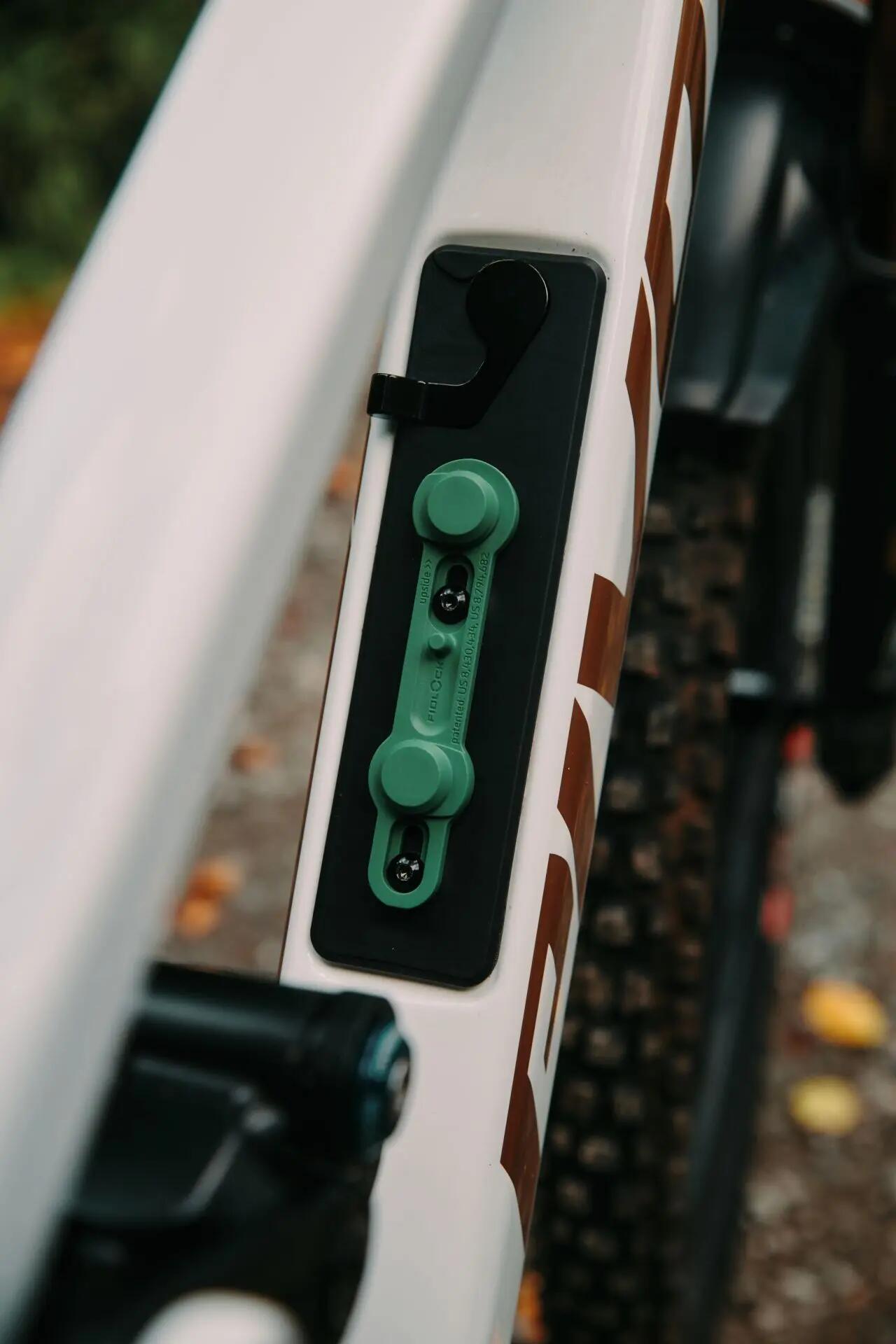 Fidlock TWIST Bike Base system montażowy do bidonu (green) 2/2
