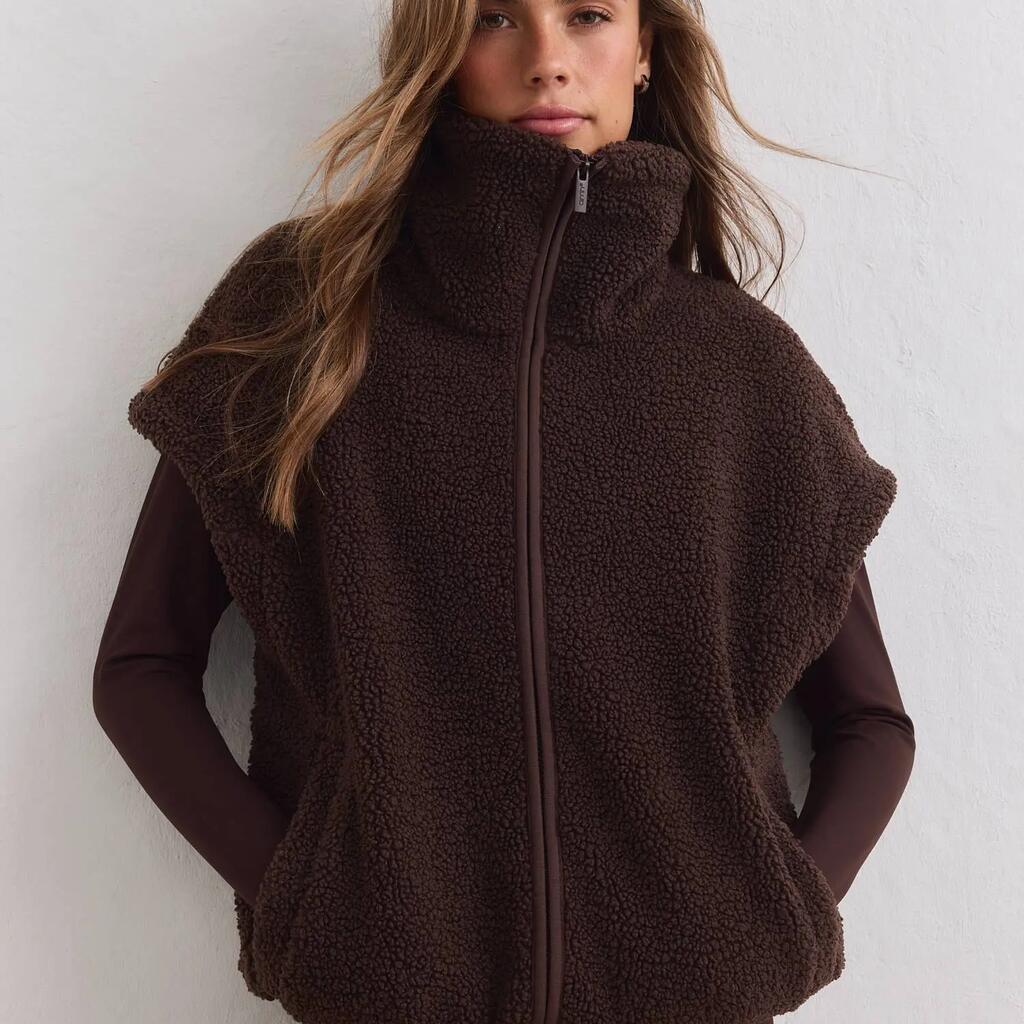 Women's Vest Soft Pile Relaxed Chocolate