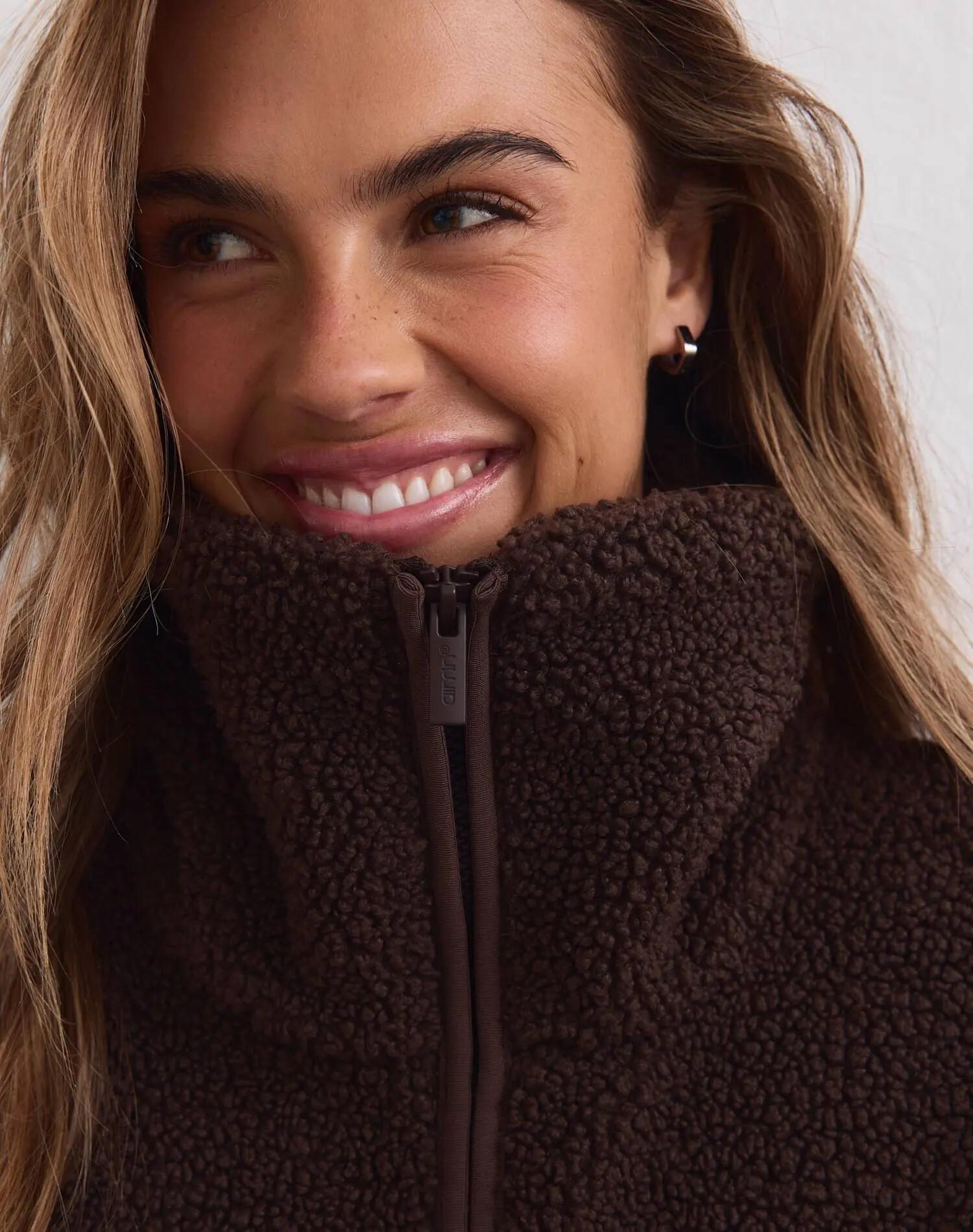 Donna Gilet in Pile Morbido Vestibilità Rilassata Cioccolato 6/7