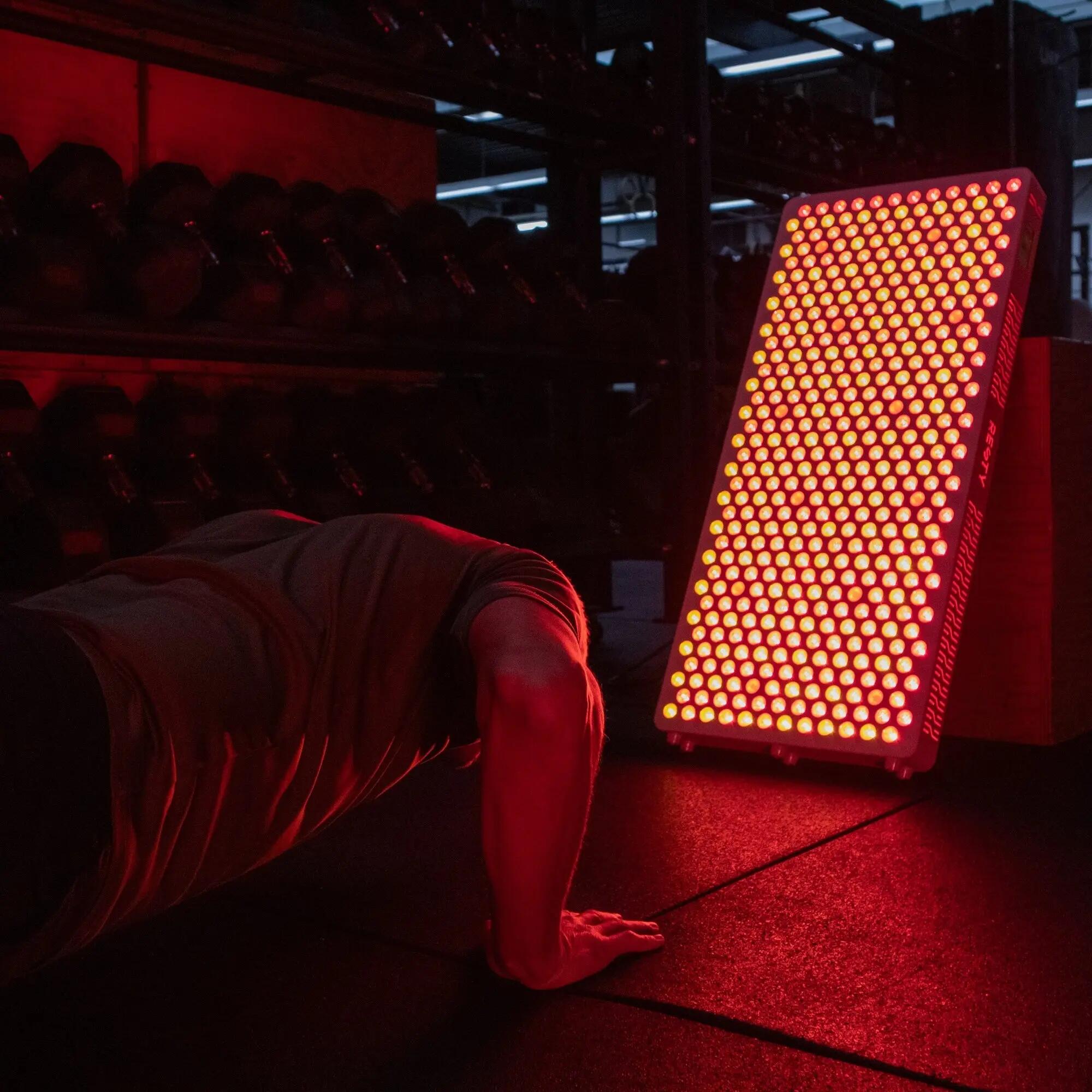 Pannello per terapia a luce rossa 432 LED 9 lunghezze d'onda MARS 1200 2/10