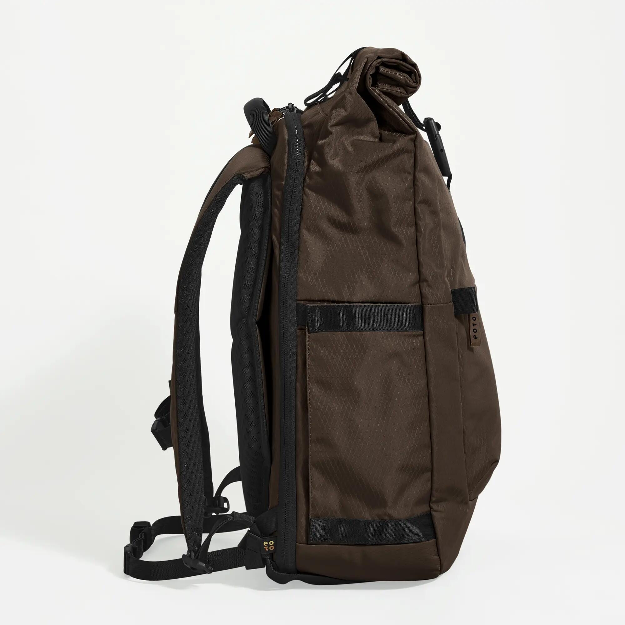 EOTO Rucksack ROLLY32, Roll Top, ergonomisch, nachhaltig, 32 L 4/9
