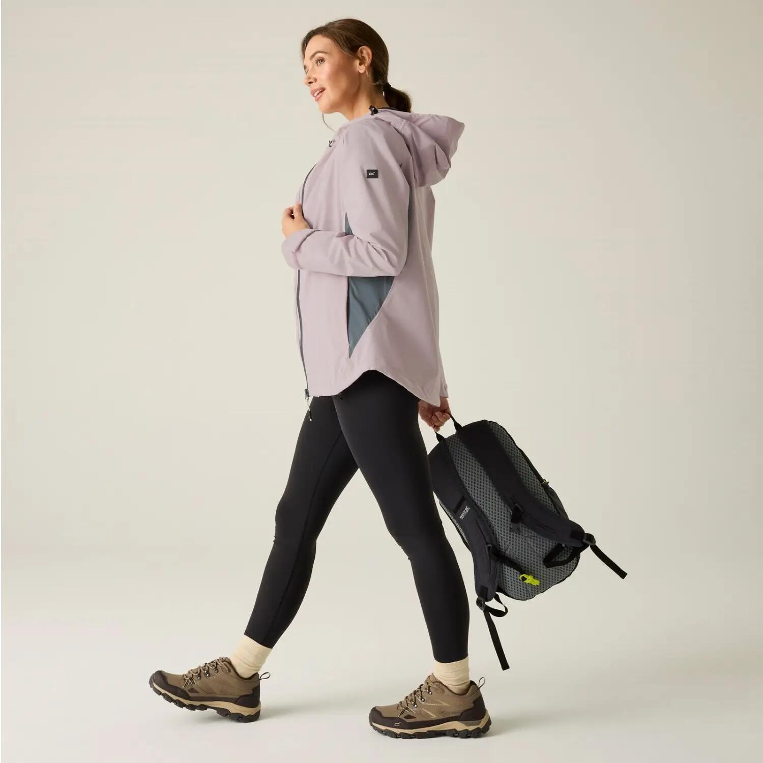 Chaqueta impermeable de senderismo con capucha y paneles Frina para mujer 4/7