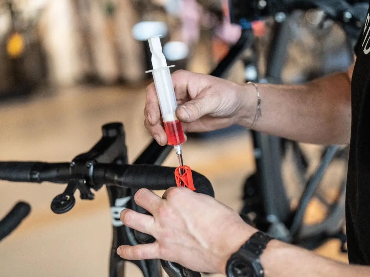 BBB ontluchtingsset voor schijfremmen, compatibel met Shimano, transparant 6/7