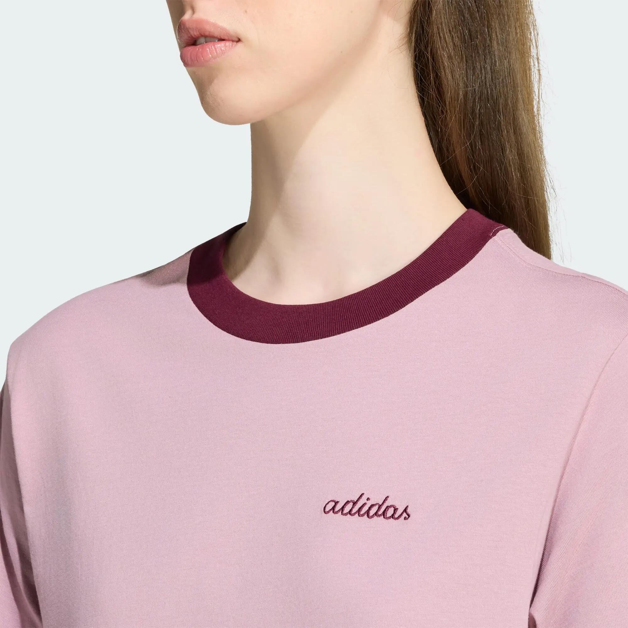 T-shirt Seasonal Essentials Colorpop com gráfico bordado 4/5