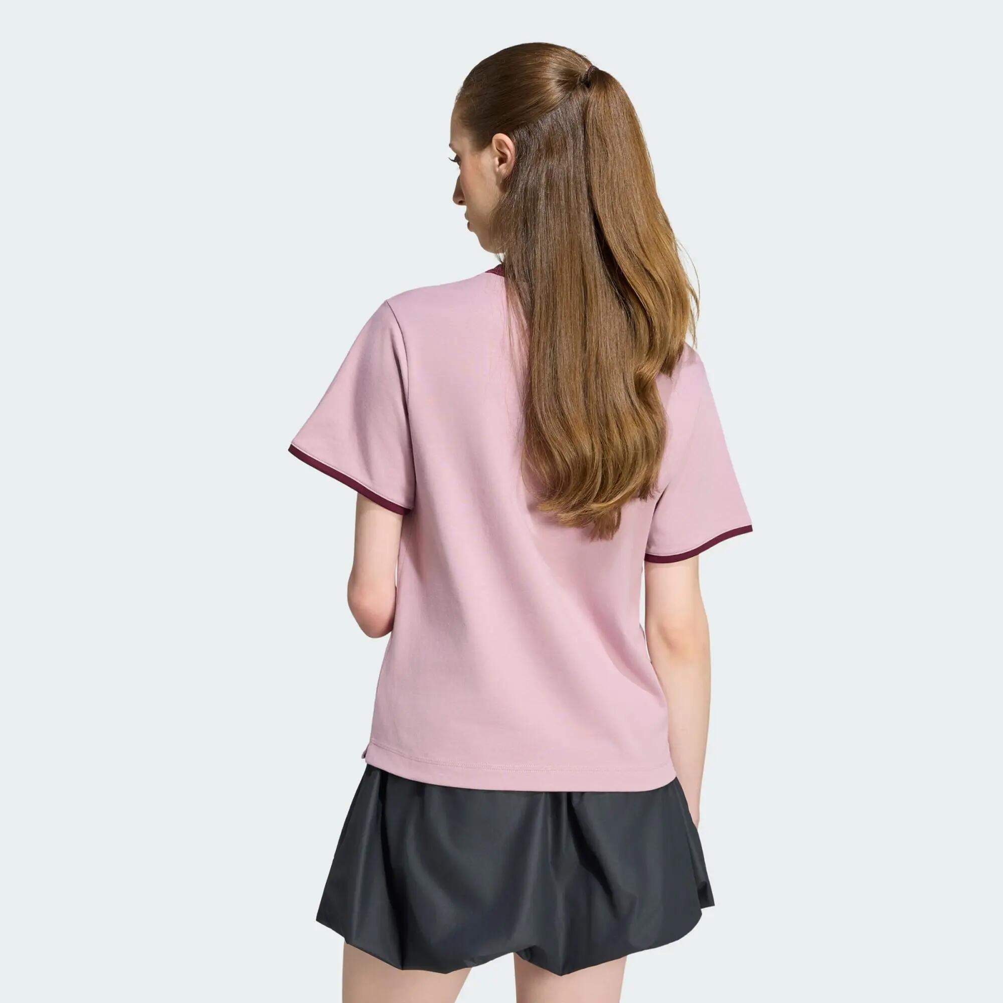 T-shirt Seasonal Essentials Colorpop com gráfico bordado 3/5