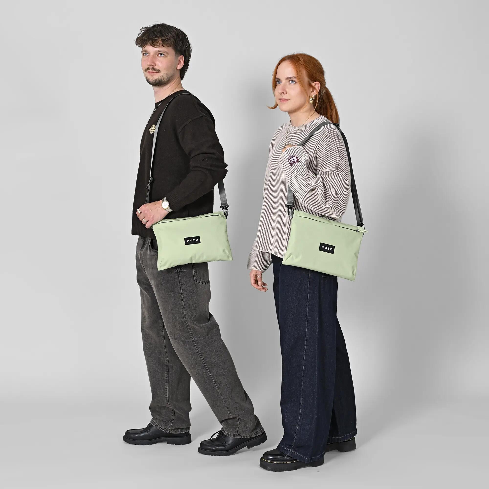 EOTO Umhängetasche SIMPLE3, 3 L 3/8