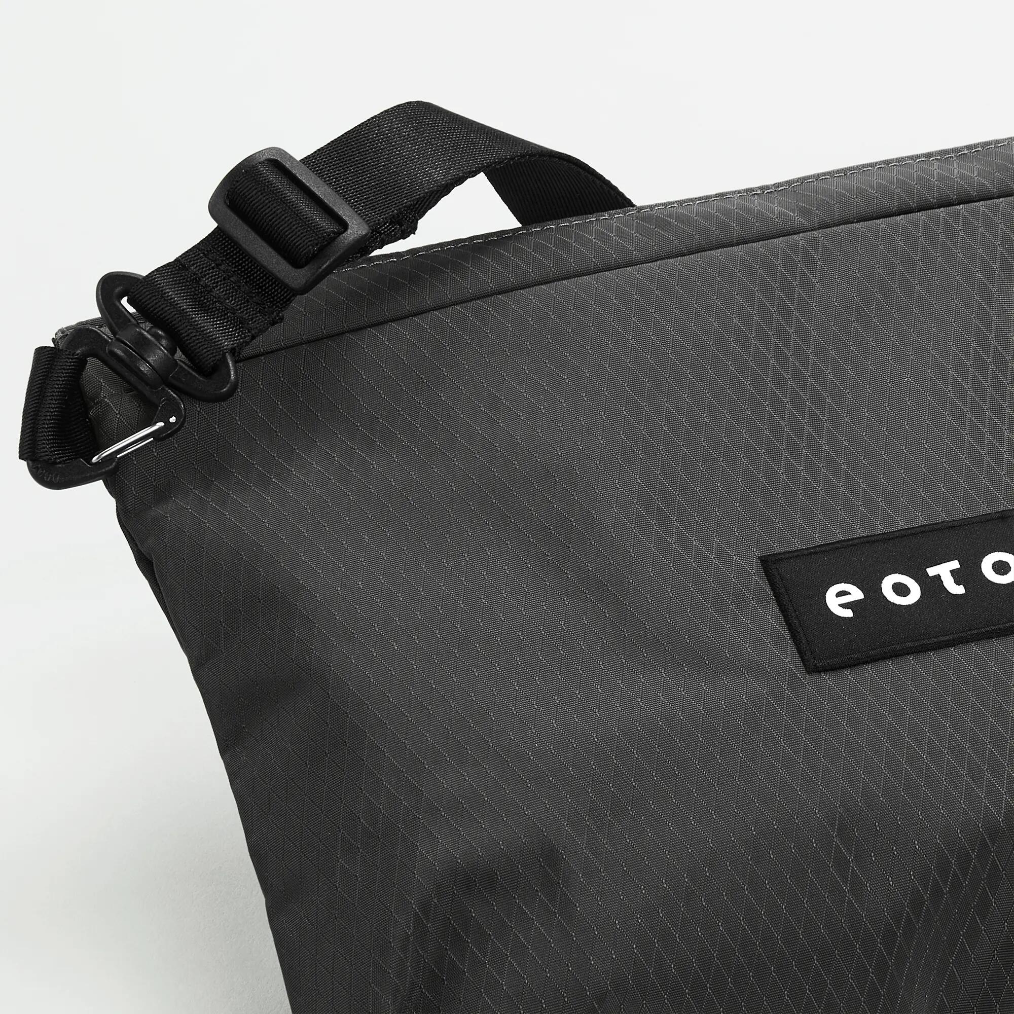 EOTO Umhängetasche SIMPLE3 3L 6/8