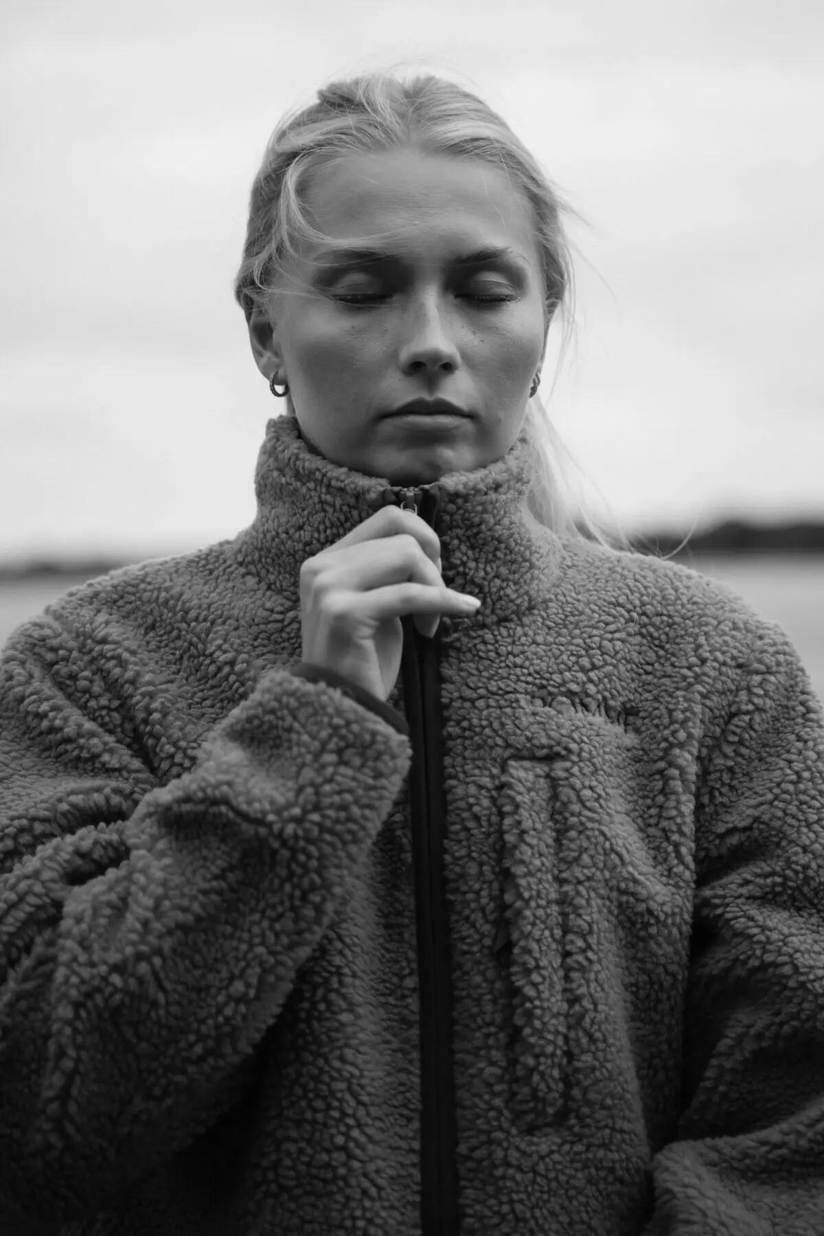 Chaqueta Bonnie Pile, color camello 2/7