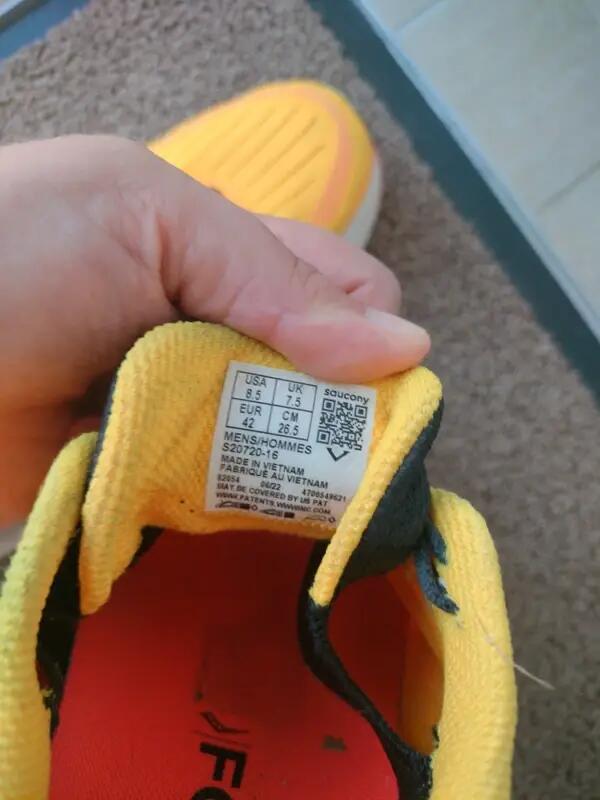 Tussen Particulieren - Saucony Tempus 42 3/4