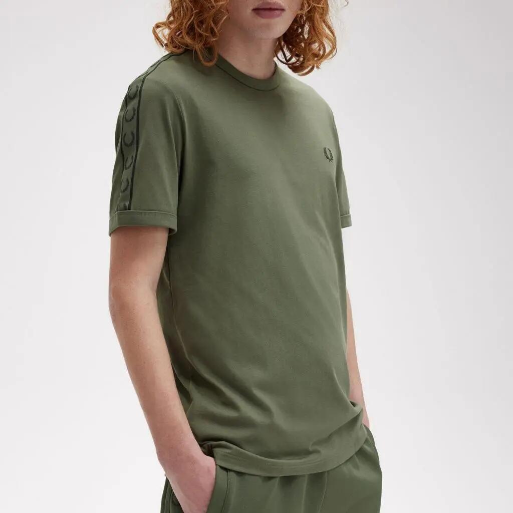 T-shirt Fred Perry Modèle Contrast Tape Ringer T-shir Couleur Vert 4/5