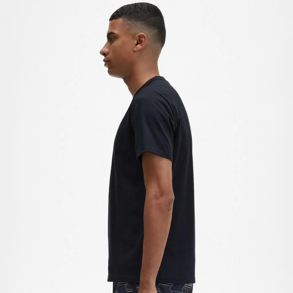 T-shirt Fred Perry Modèle Embroidered T-shirt Couleur Noir 3/5