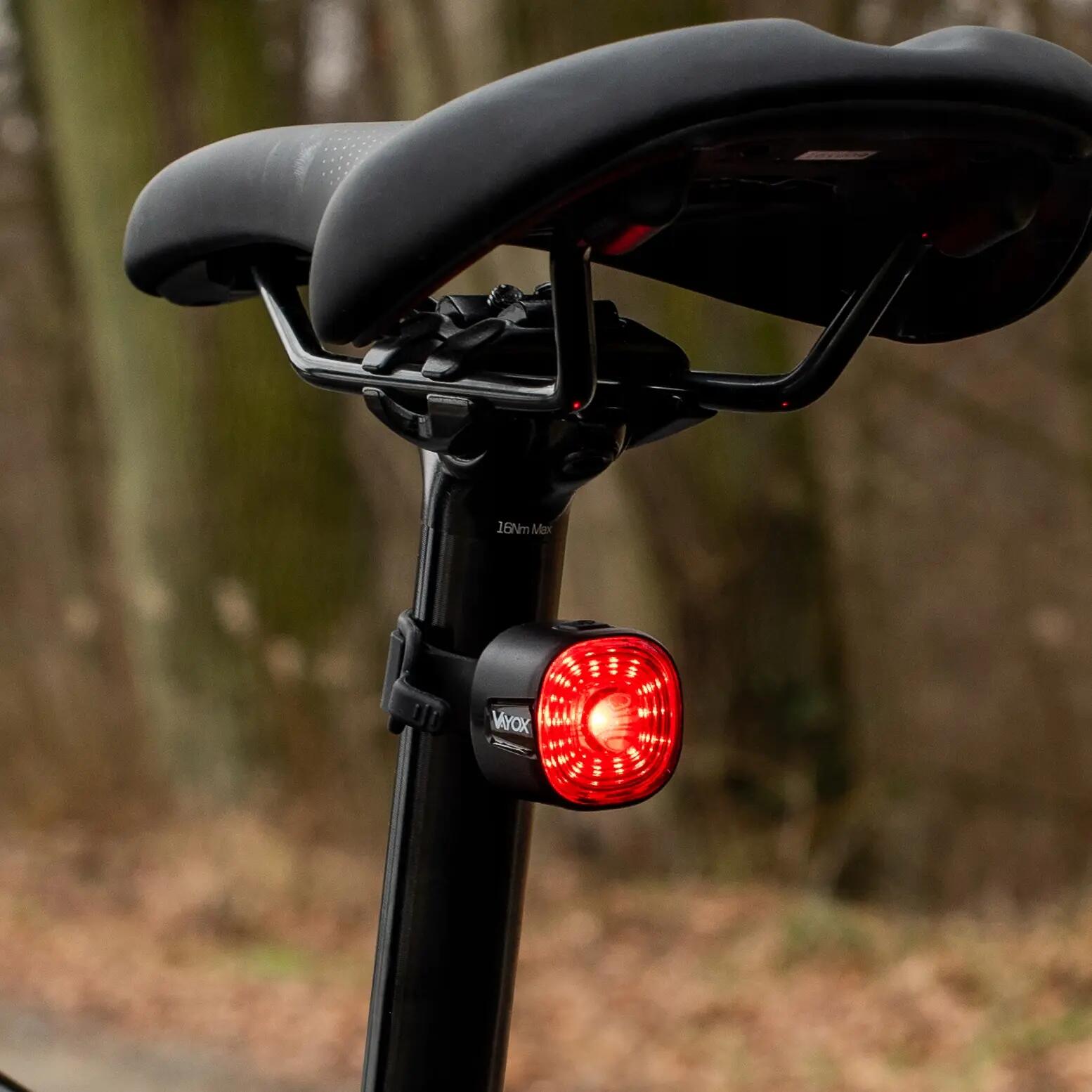 Lámpara de bicicleta trasera Vayox VA0156, 100lm, luz roja, IPX6, USB-C 12/15