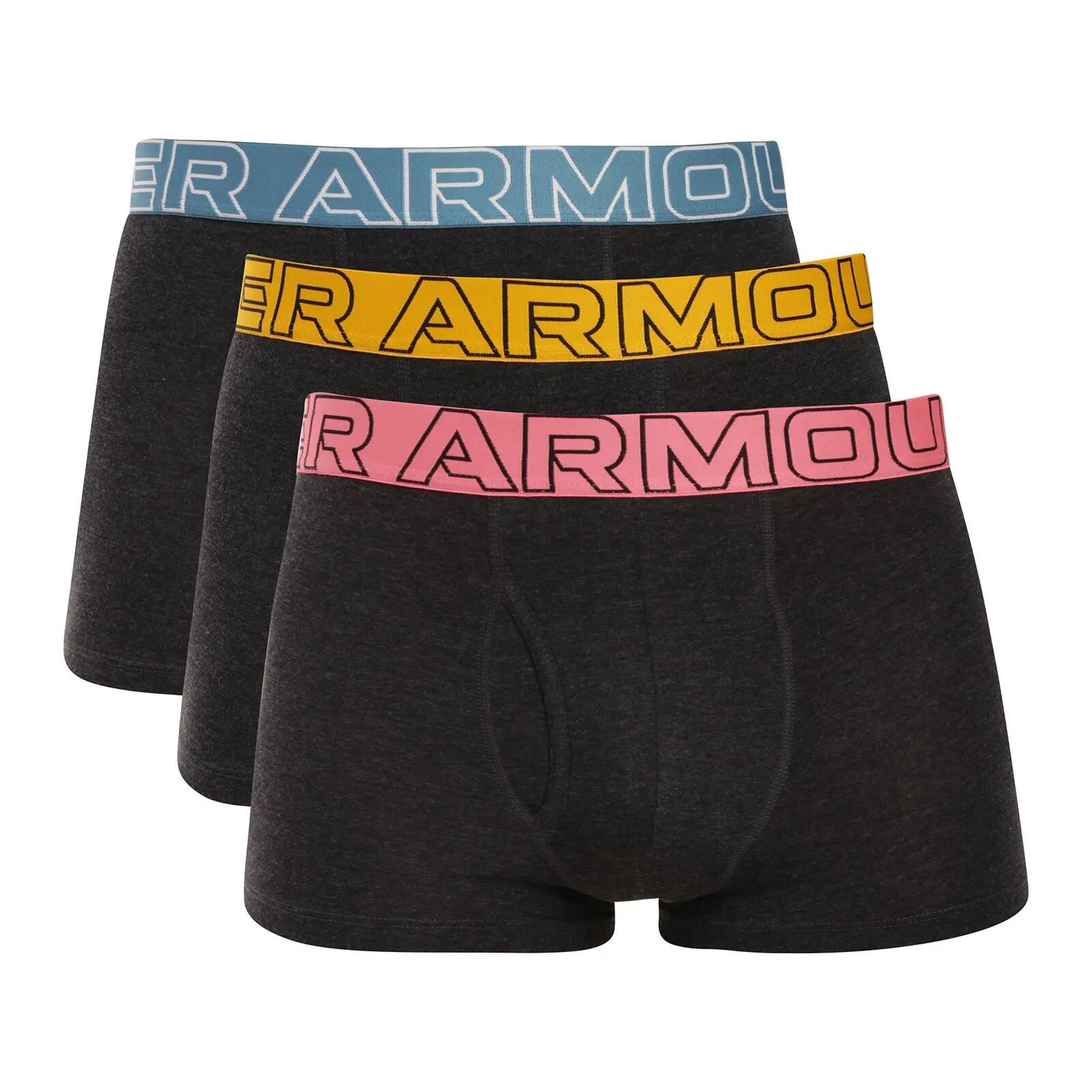 UNDER ARMOUR picture
