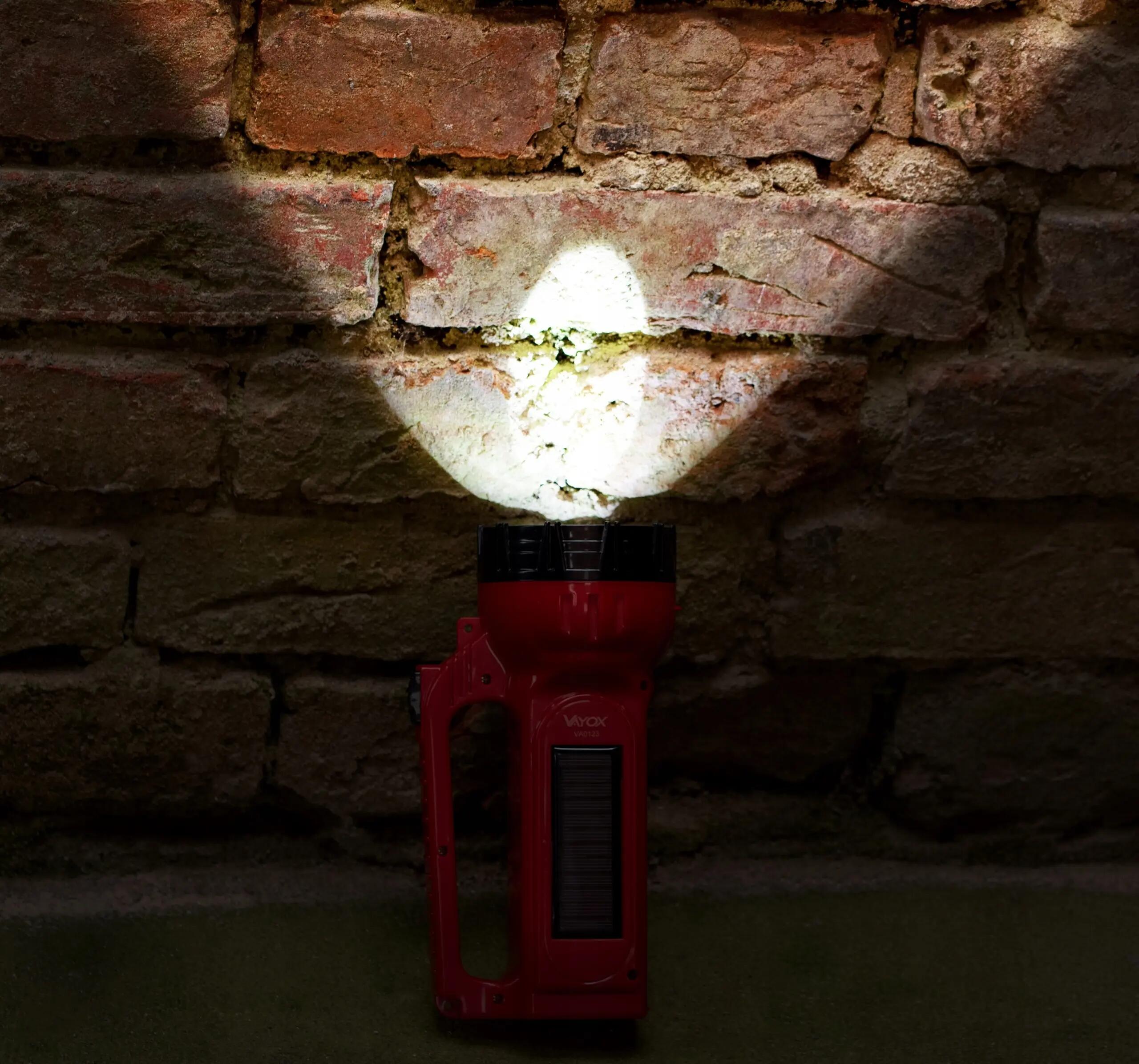 Faretto Vayox VA0123 con luce laterale e pannello solare 7/15