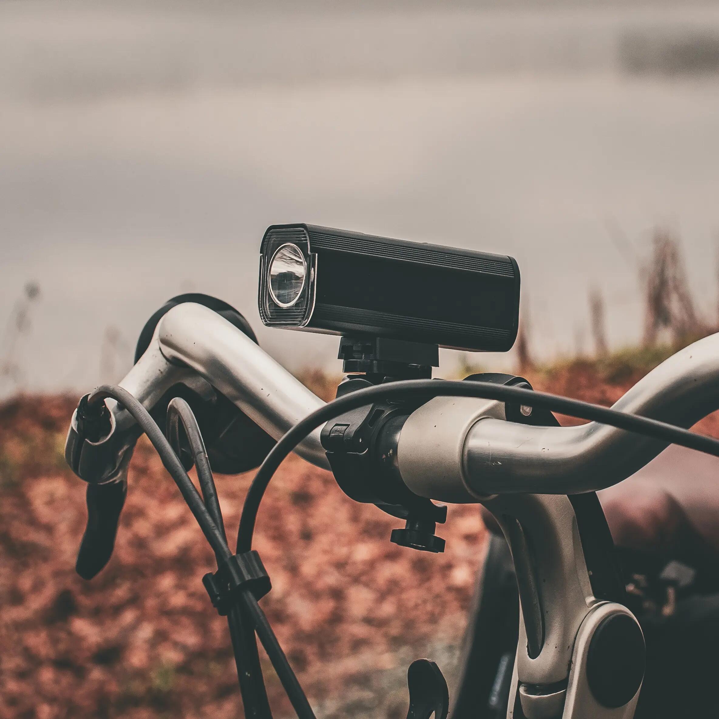 Sada cyklistických světel VA0071 + VA0048 přední a zadní USB 11/16