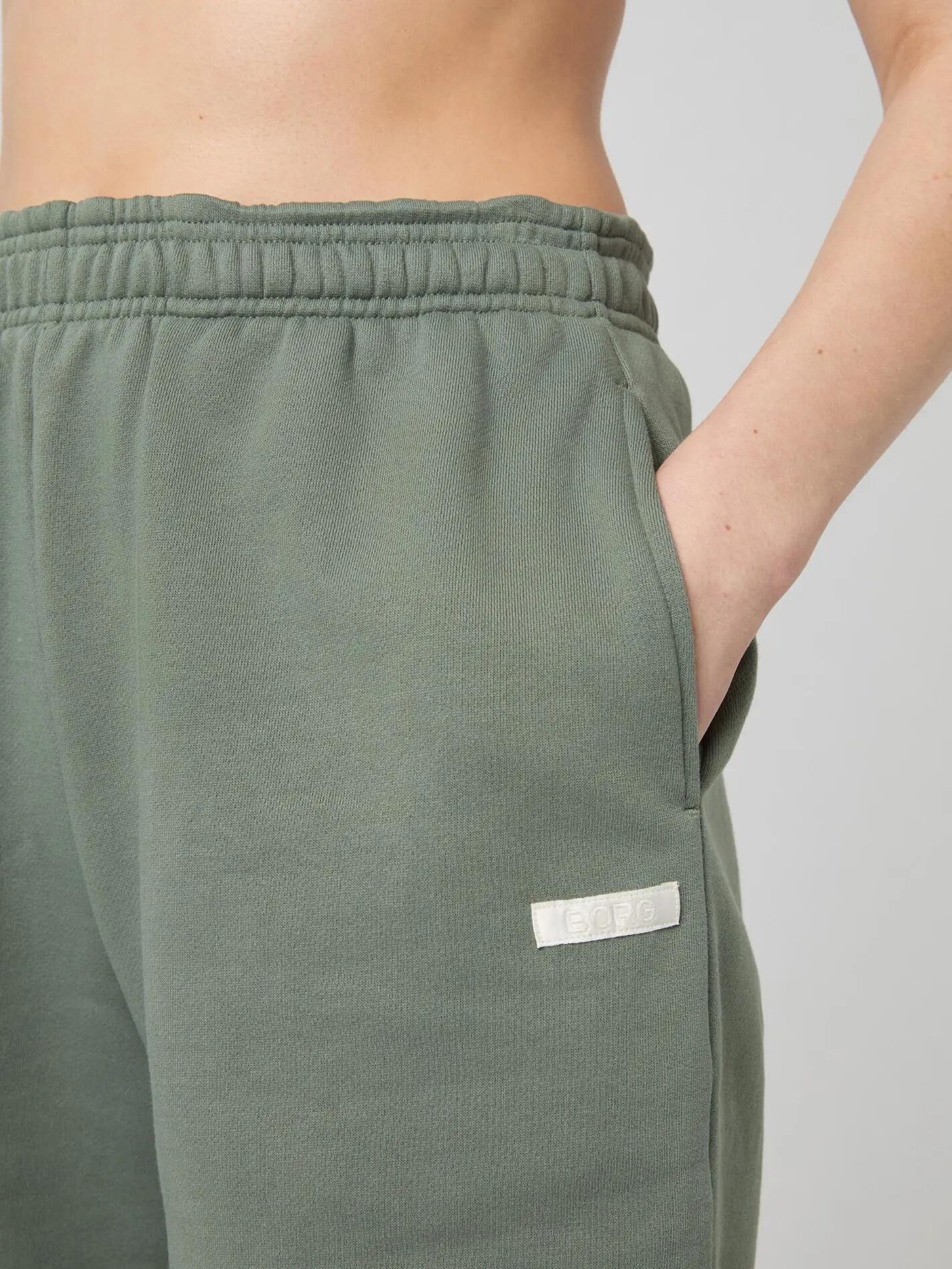 bjorn_borg STUDIO OVERSIZED SWEATSHORTS — AGAVE GREEN 4/5