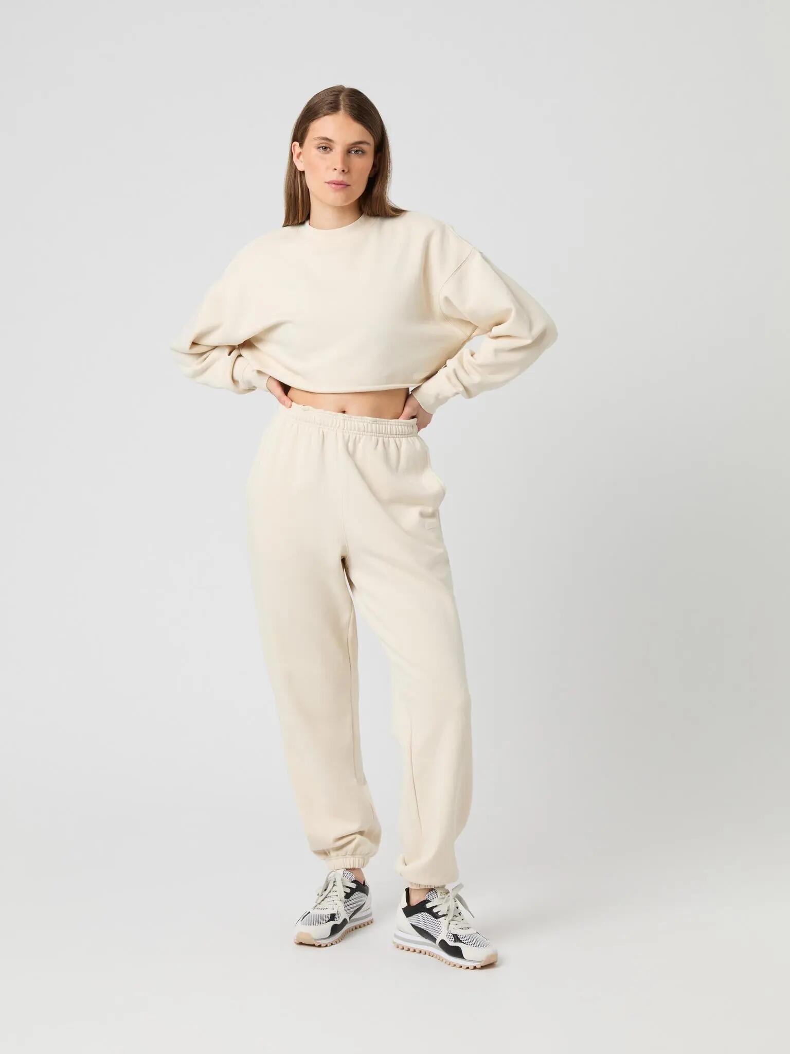 bjorn_borg STUDIO OVERSIZED CROPPED SWEATSHIRT — BIRCH 3/4