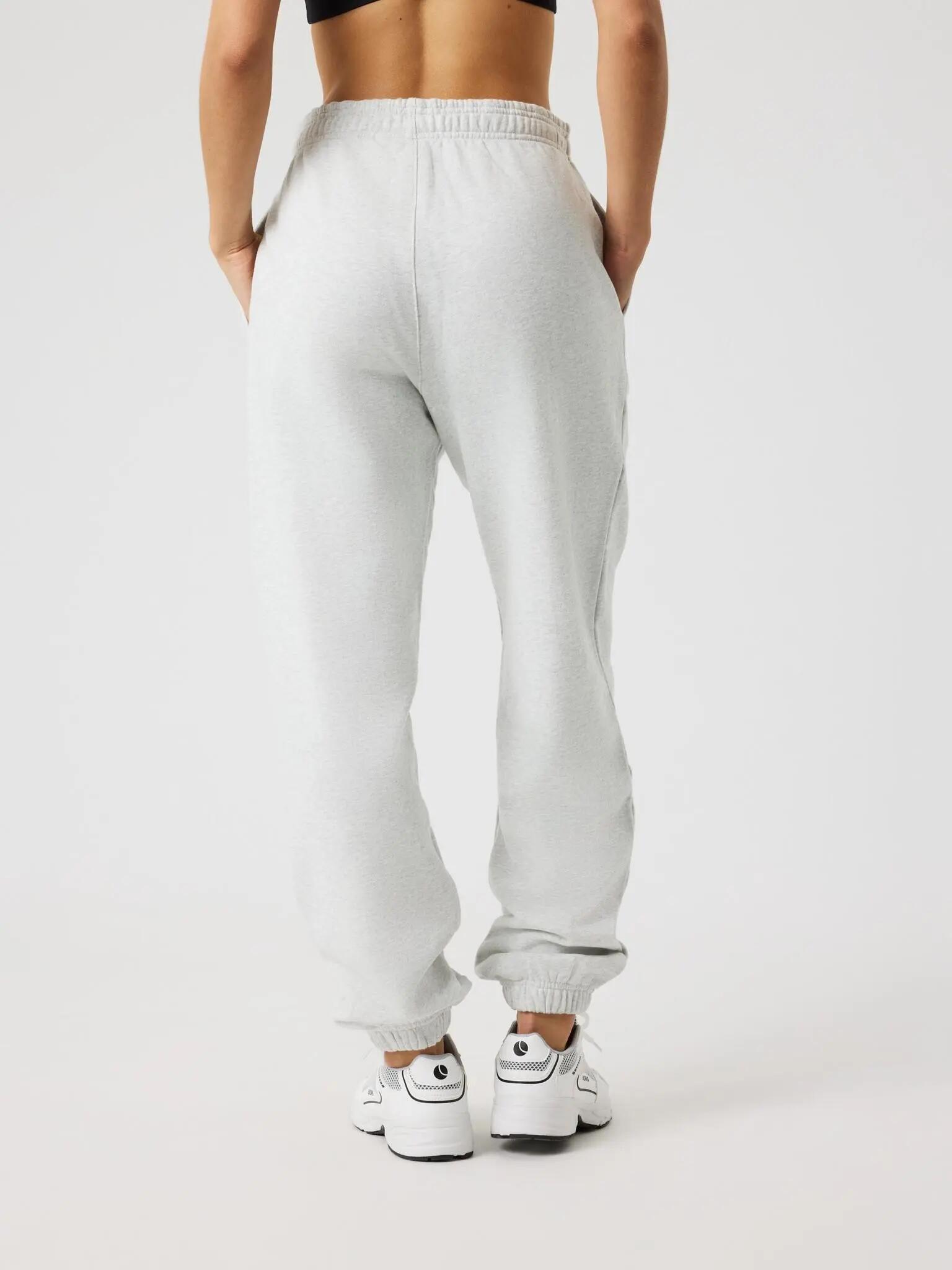 bjorn_borg STUDIO OVERSIZED SWEATPANTS aus Bio-Baumwolle – ULTRA LIGHT GREY 2/5
