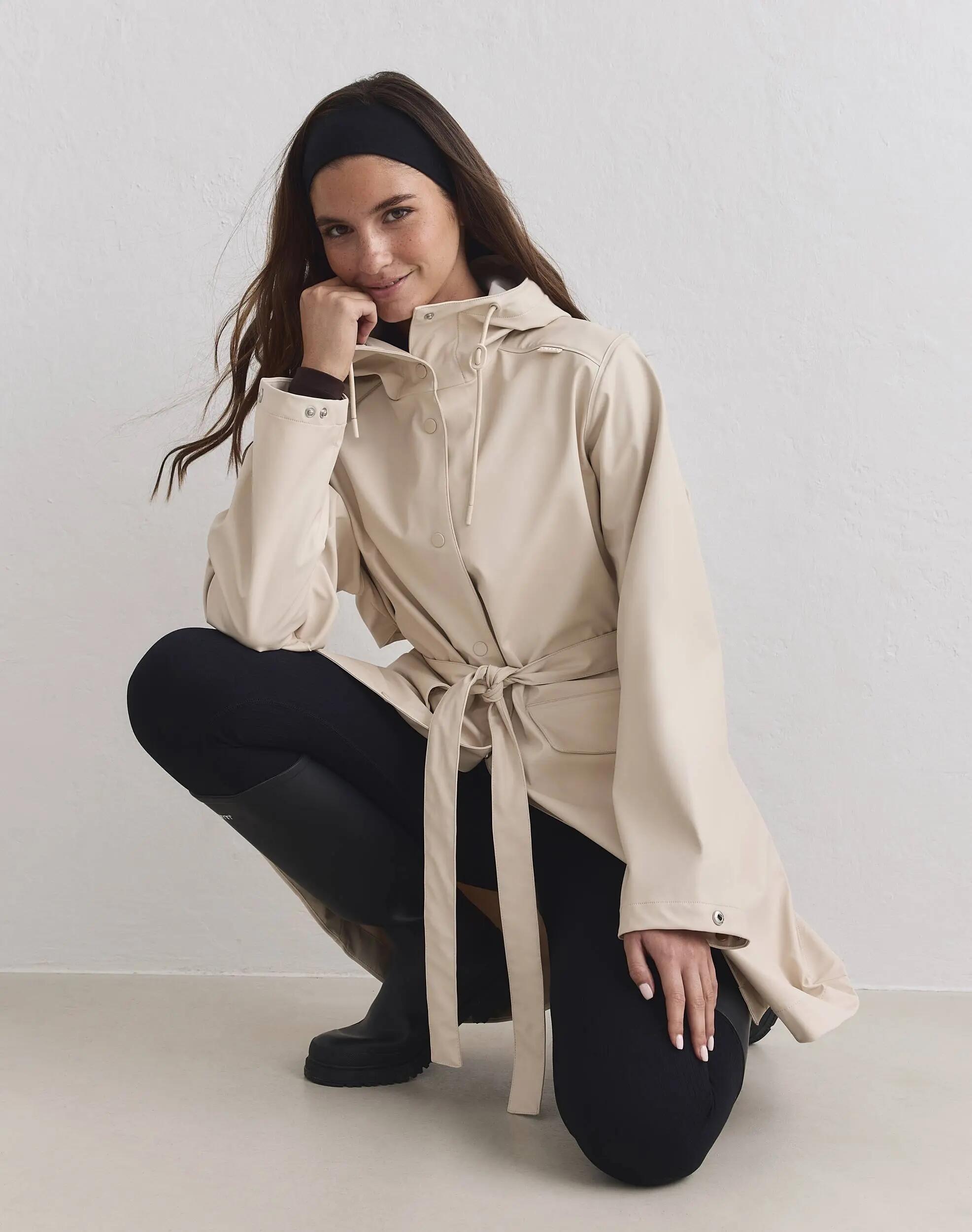 Femme Veste de Pluie Imperméable 5000 mm Capuche Ajustable Sable 4/5