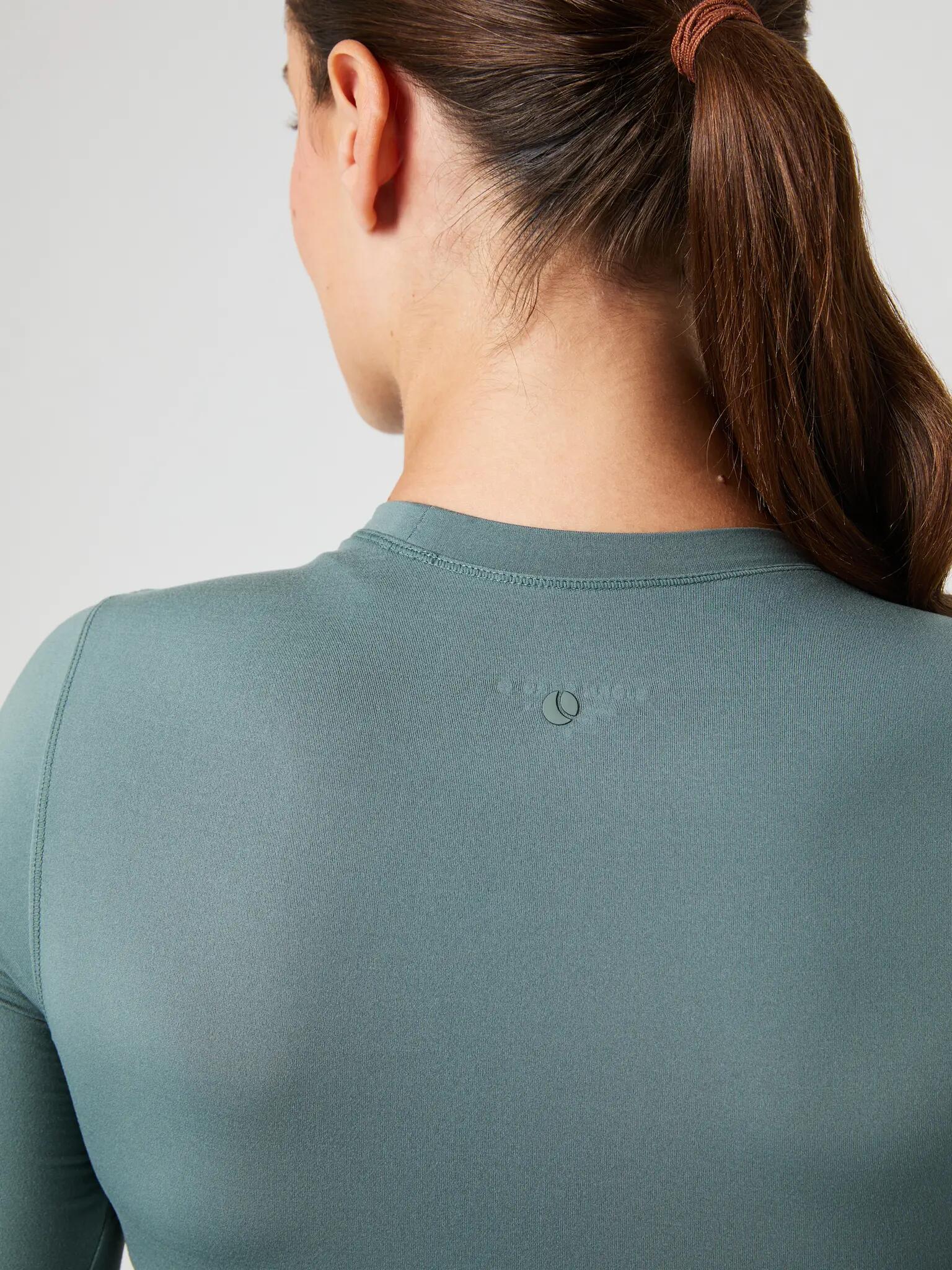 bjorn_borg STUDIO SOFT CROPPED LONGSLEEVE – BALSAM GREEN 4/5