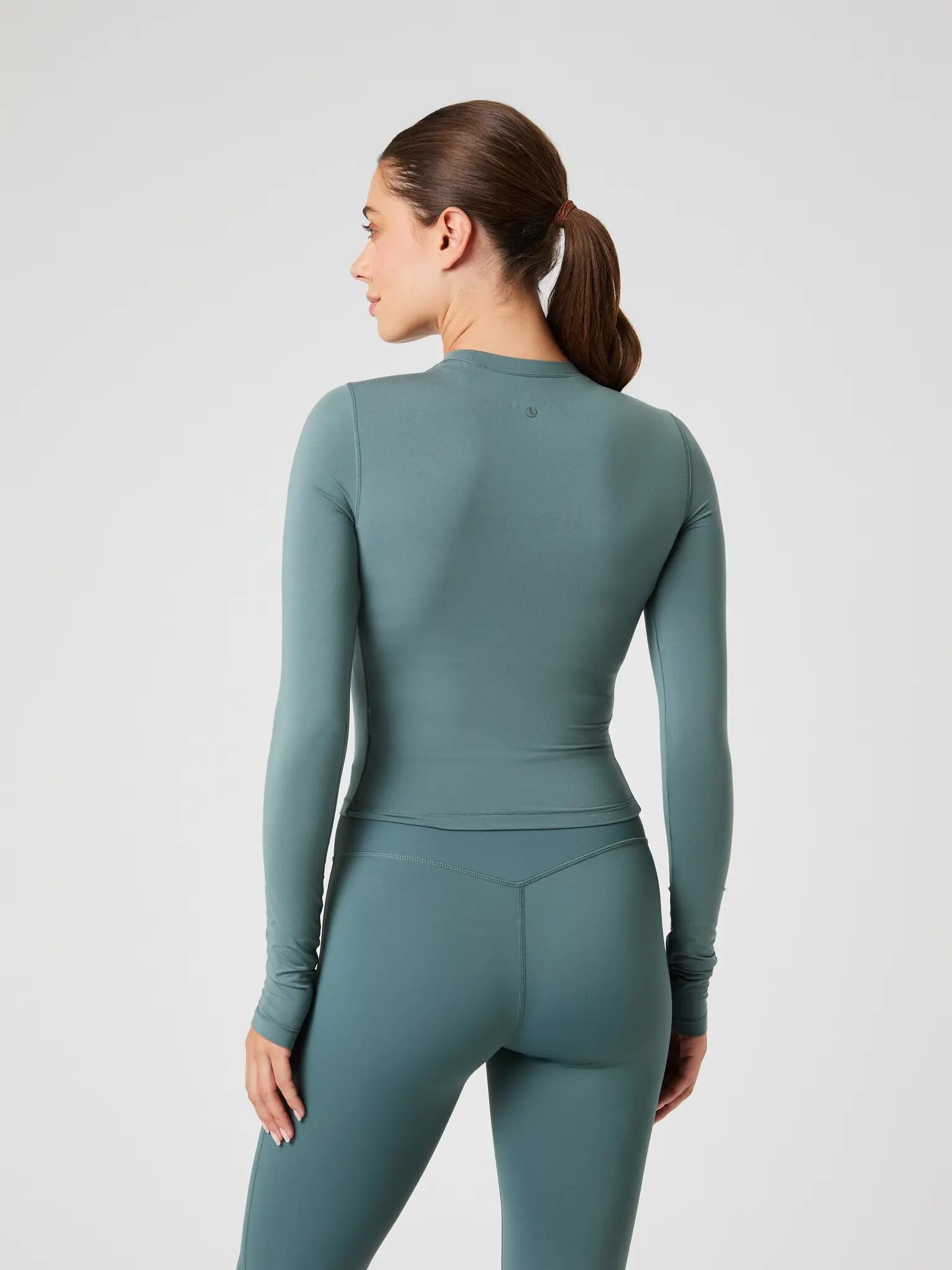 bjorn_borg STUDIO SOFT CROPPED LONGSLEEVE – BALSAM GREEN 2/5