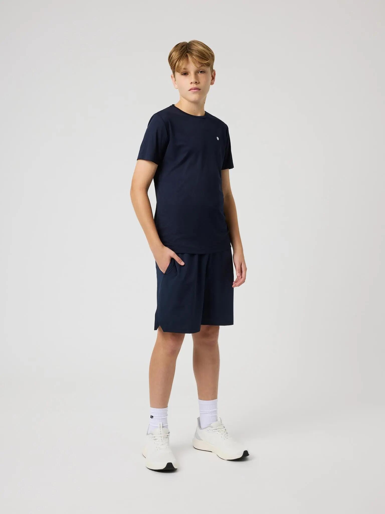 bjorn_borg ACE LIGHT T-SHIRT in poliestere riciclato – NIGHT SKY 3/4