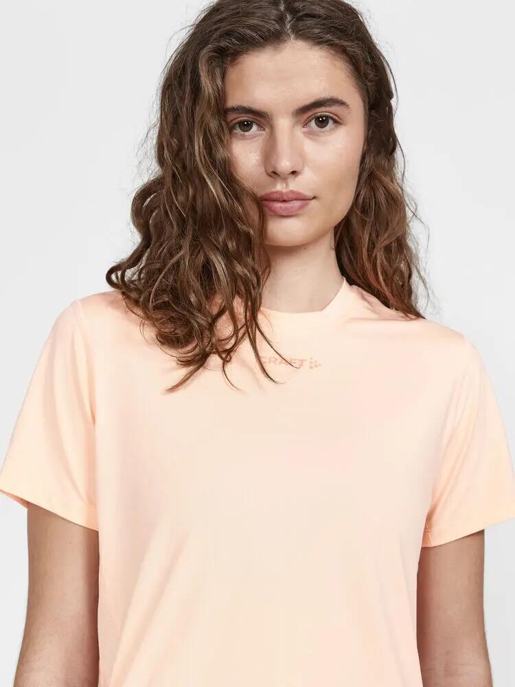 craft ADV Essence SS Tee W — respirável e sustentável 5/6