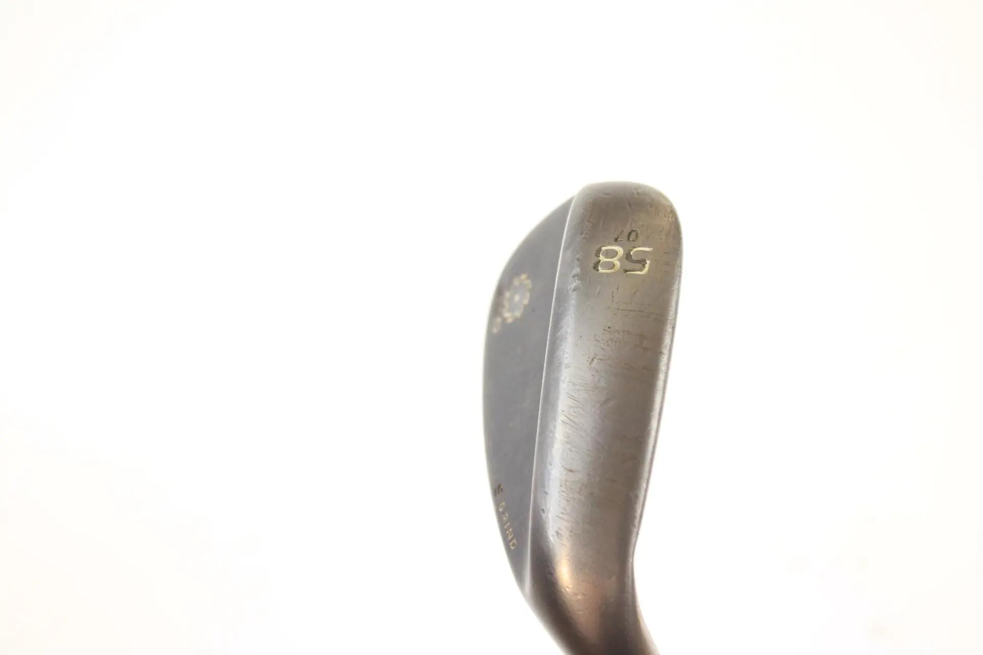 Seconde vie - Titleist SM5 Raw Black RH 58-deg Wedge - Good 2/5