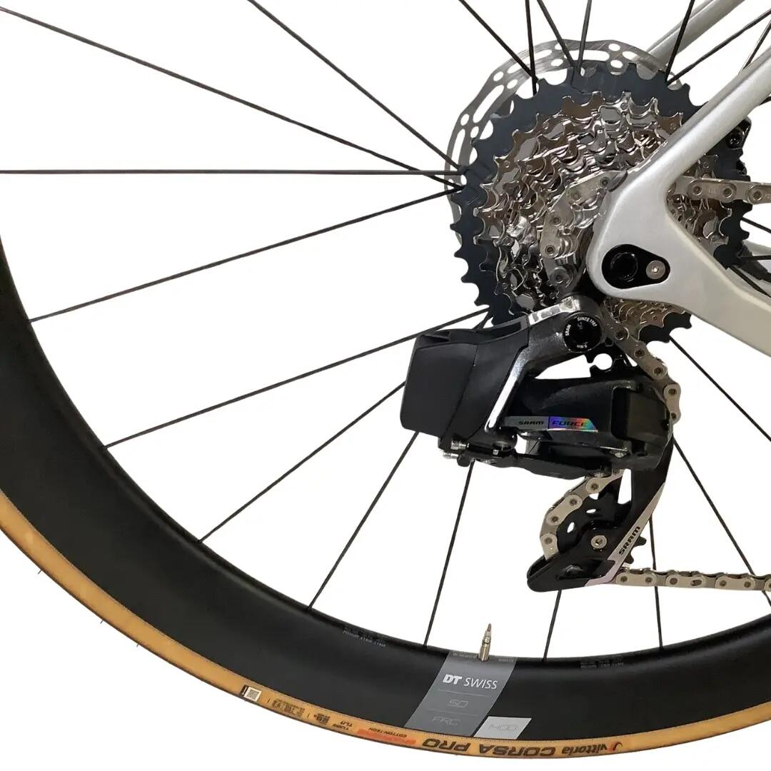 Segunda Vida - Eddy Merckx 525 Force AXS 2×12 S. Estrada 2/5
