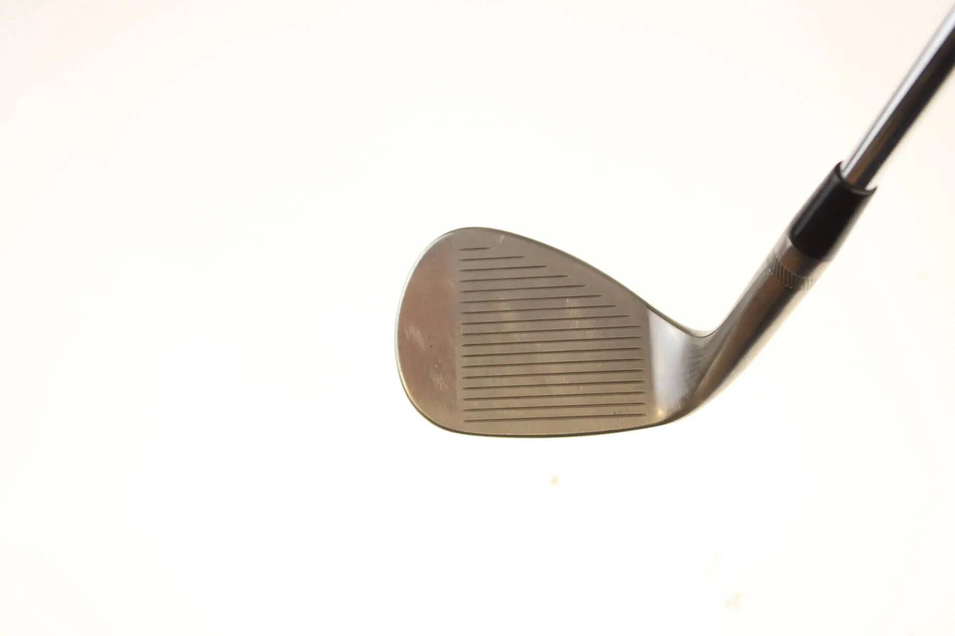 Seconde vie - Titleist Vokey SM9 Brushed Steel D-Grind RH 58-deg Wedge - Good 3/5