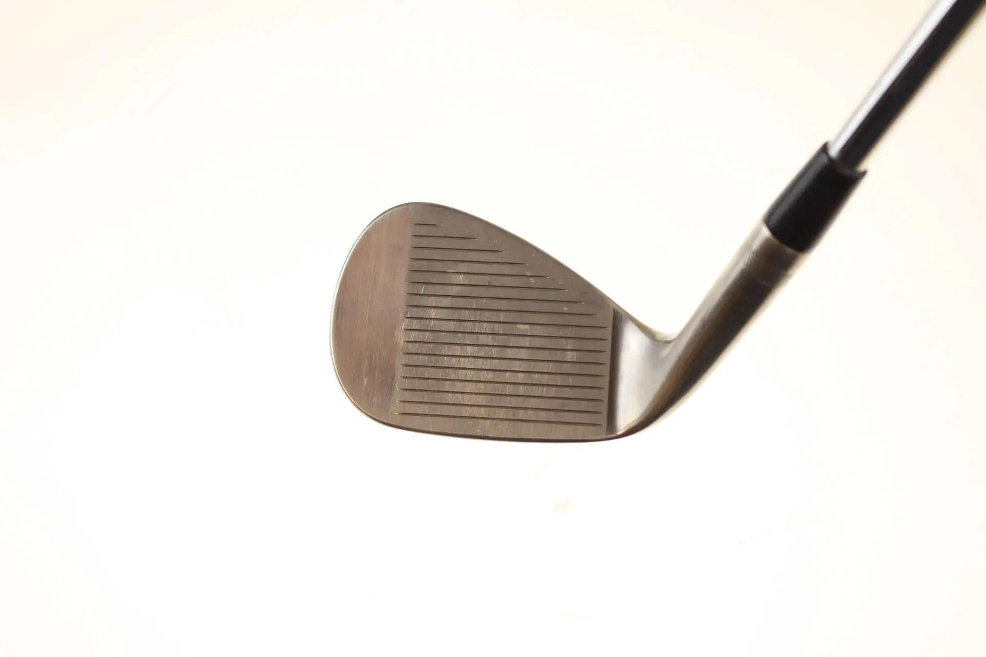Seconde vie - Titleist Vokey SM9 Brushed Steel F-Grind RH 52-deg Wedge - Good 3/5