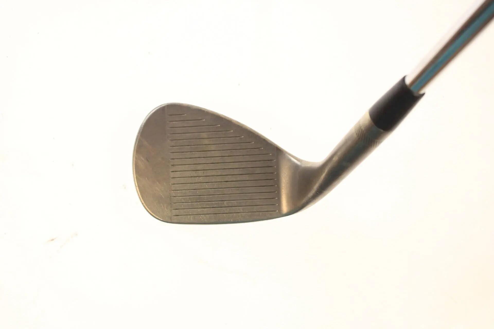 Seconde vie - Titleist Vokey SM10 Nickel F-Grind RH 56-deg Wedge - Good 3/5