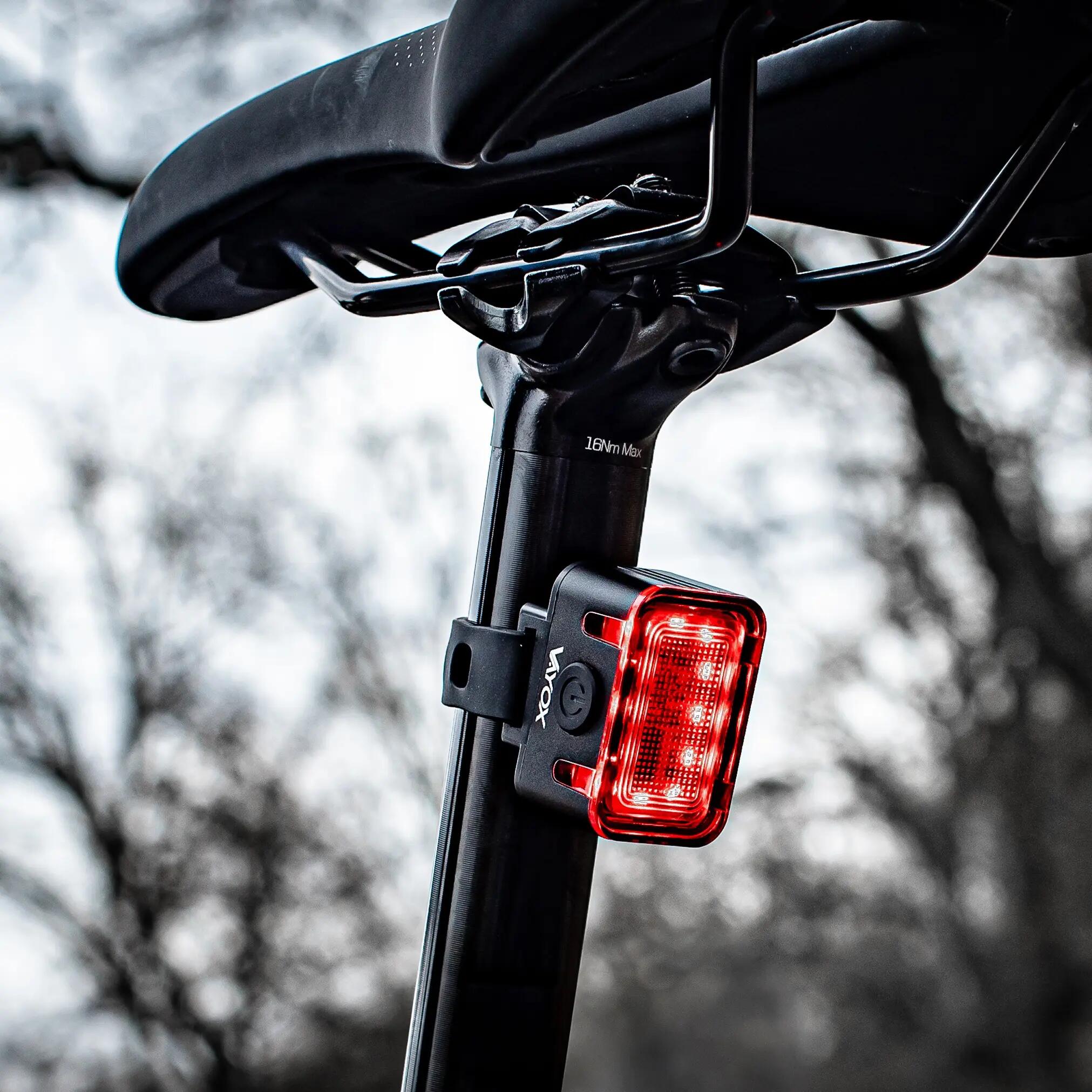 Luce posteriore per bici Vayox VA0152 300 lm, luce rossa, USB-C 12/15