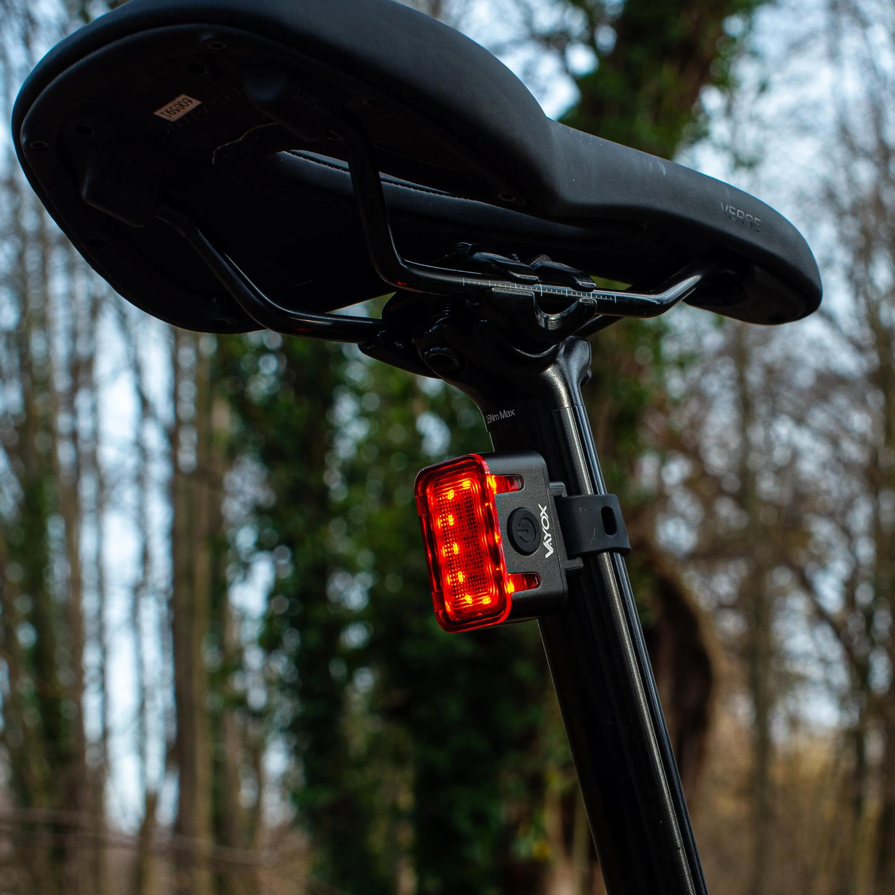 Luce posteriore per bici Vayox VA0152 300 lm, luce rossa, USB-C 11/15