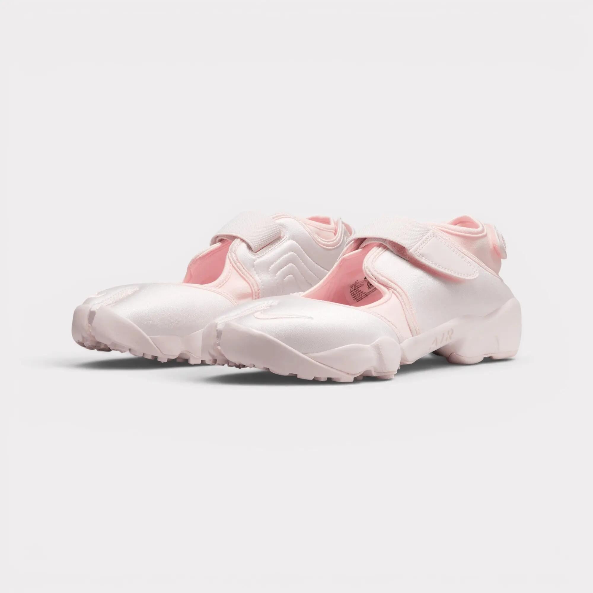 Nike Women's Air Rift SE 7/7