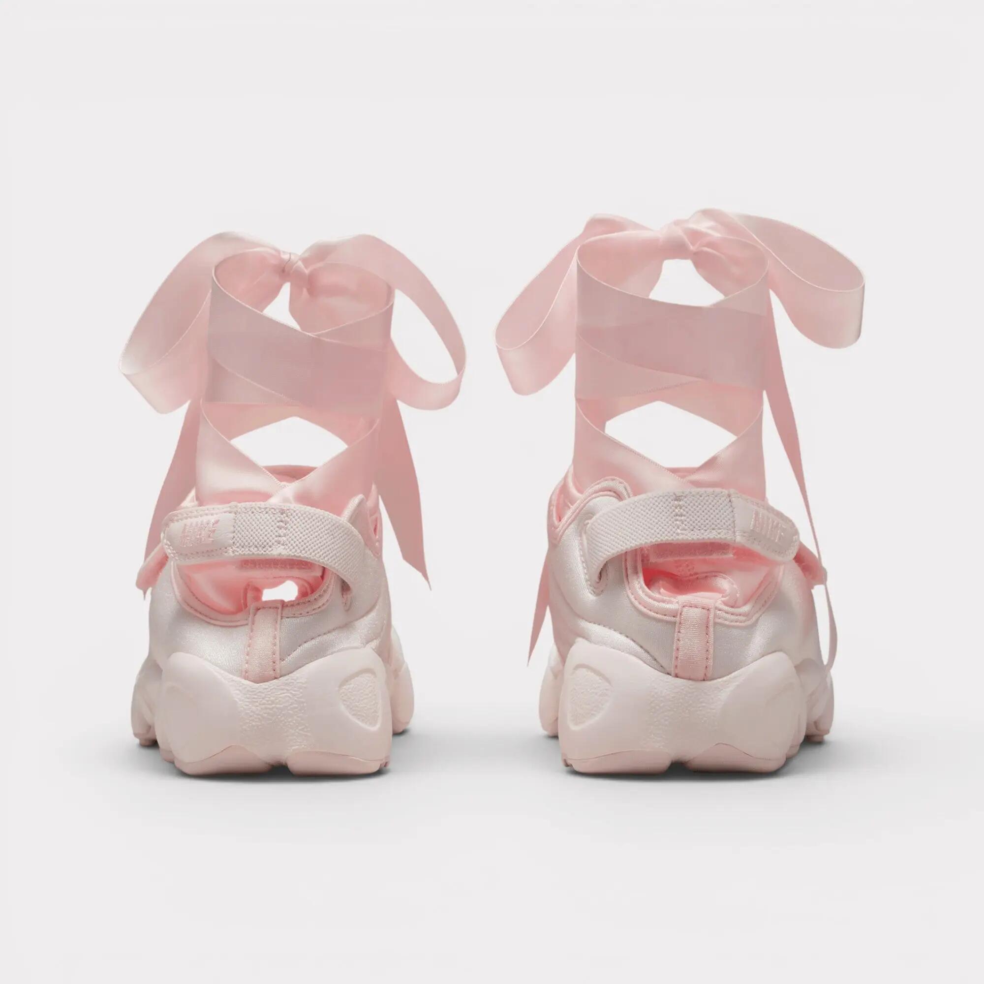 Nike Women's Air Rift SE 4/7