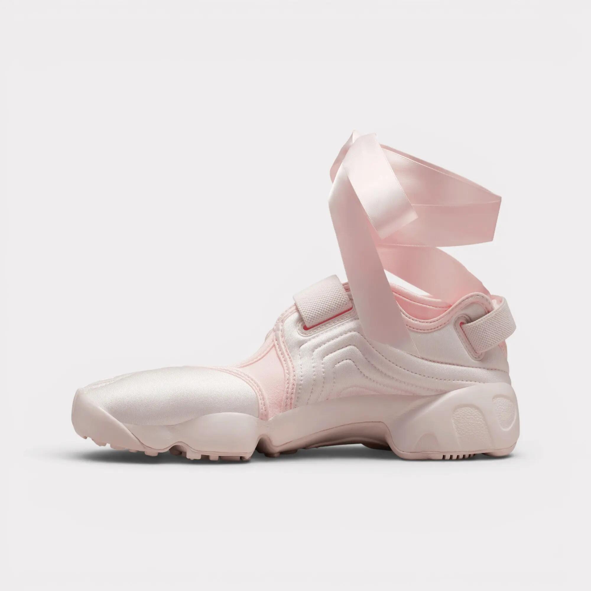 Nike Women's Air Rift SE 3/7