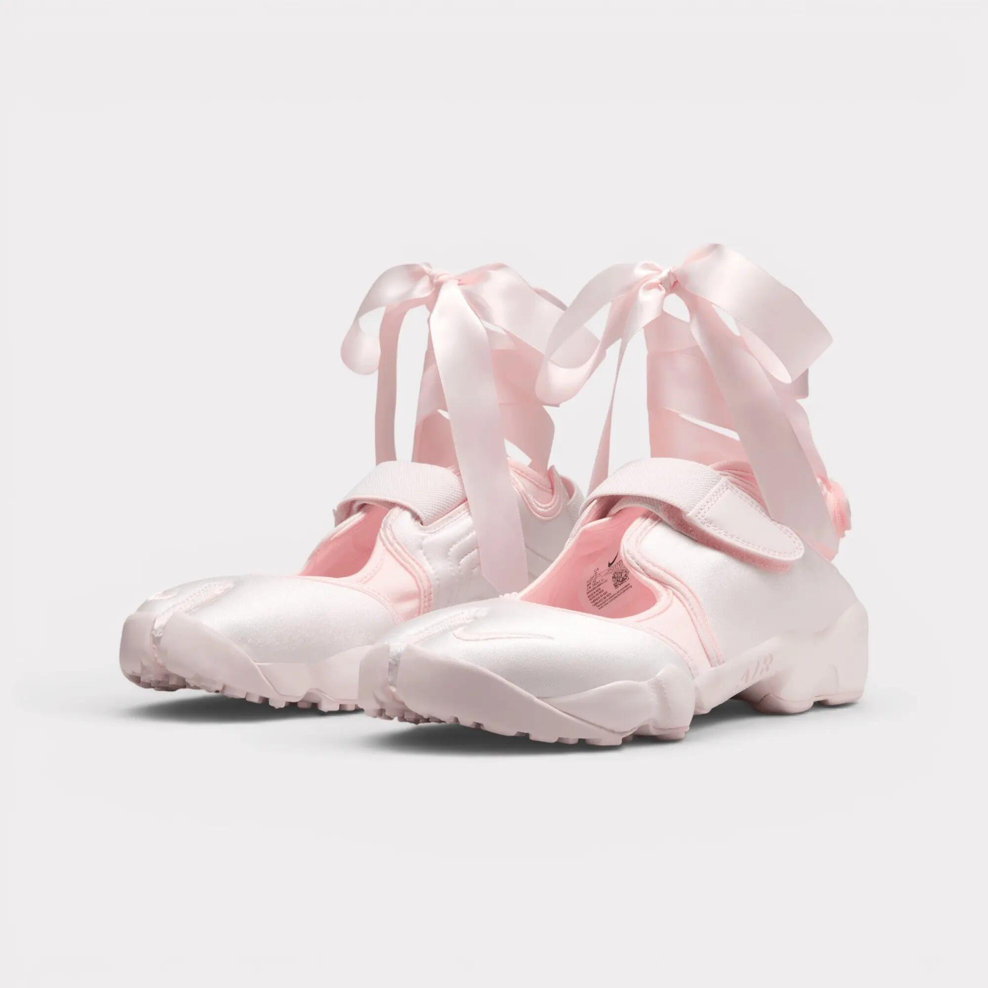 Nike Women's Air Rift SE 2/7