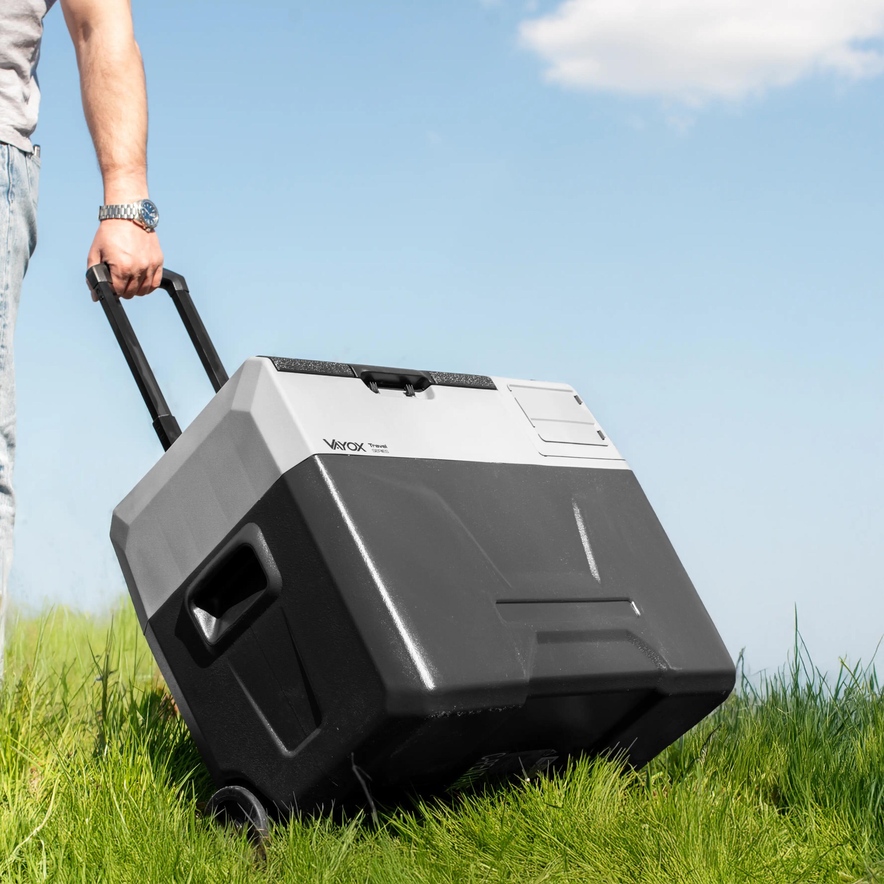 Kompressor-Kühlbox für unterwegs VAYOX VA-T40 12/24/230 V mit Akku, 40 L 13/16