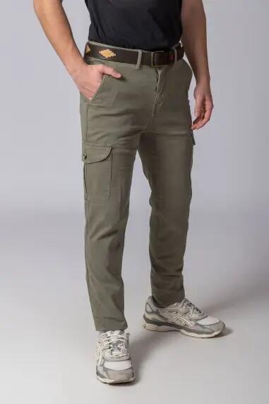 PANTALON CARGO VERDE 3/5