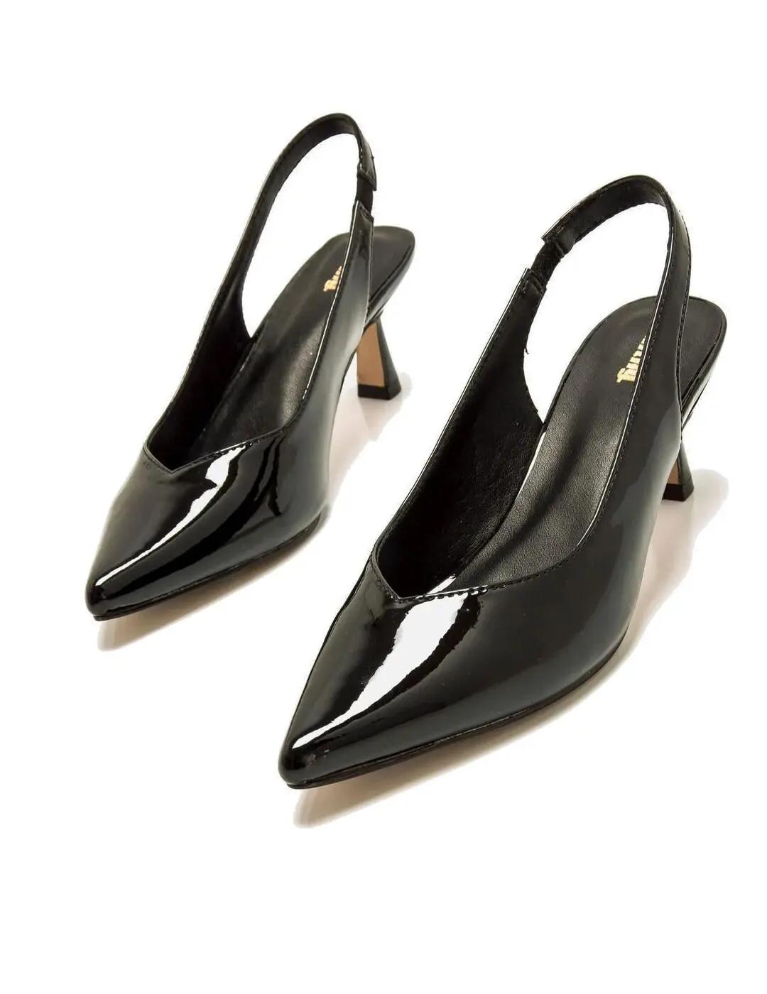 Zapatillas para Mujer Mustang Ninette charol Negro 3/4