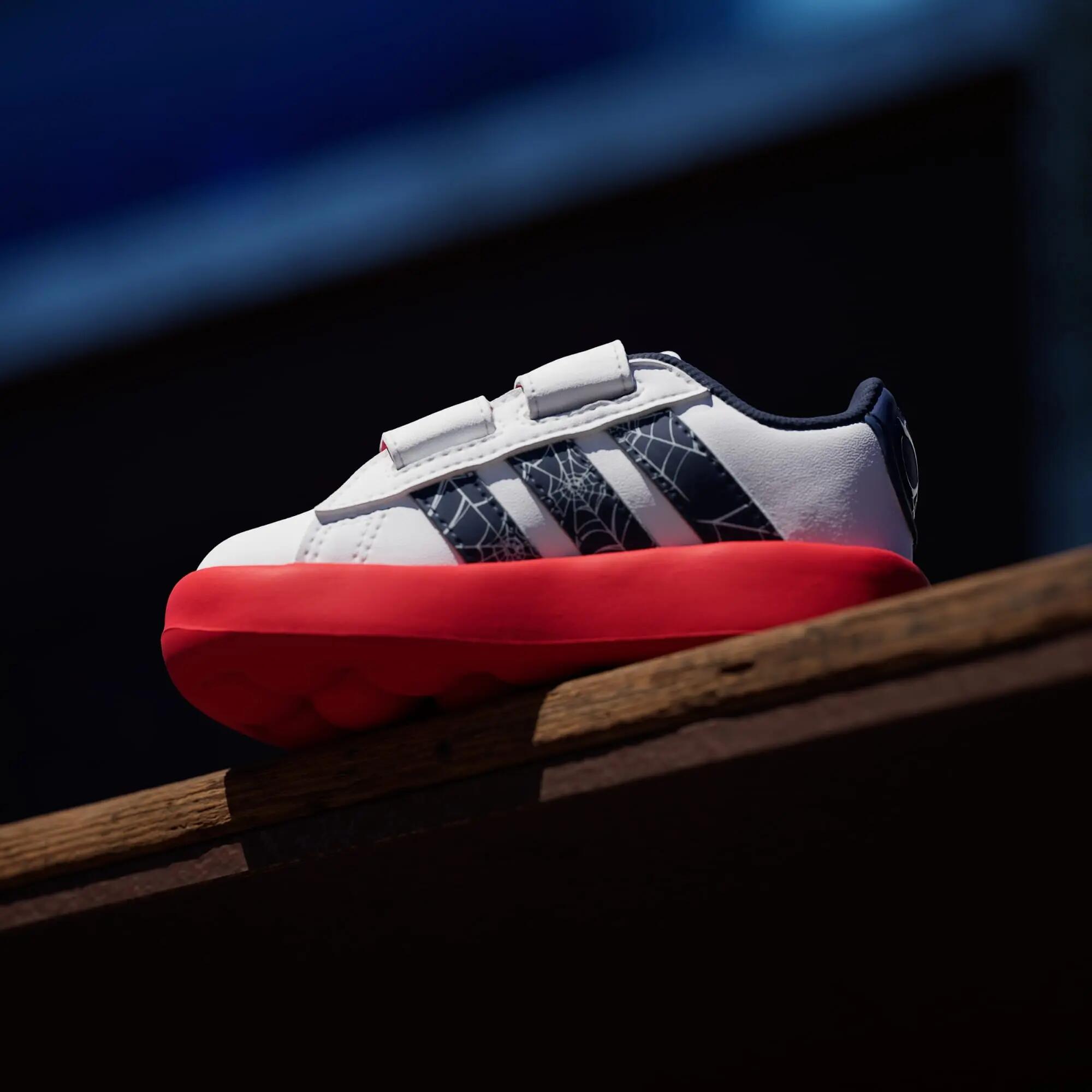 PANTOFELKI DLA NAJMŁODSZYCH ADIDAS MARVEL SPIDER-MAN GRAND 5/15