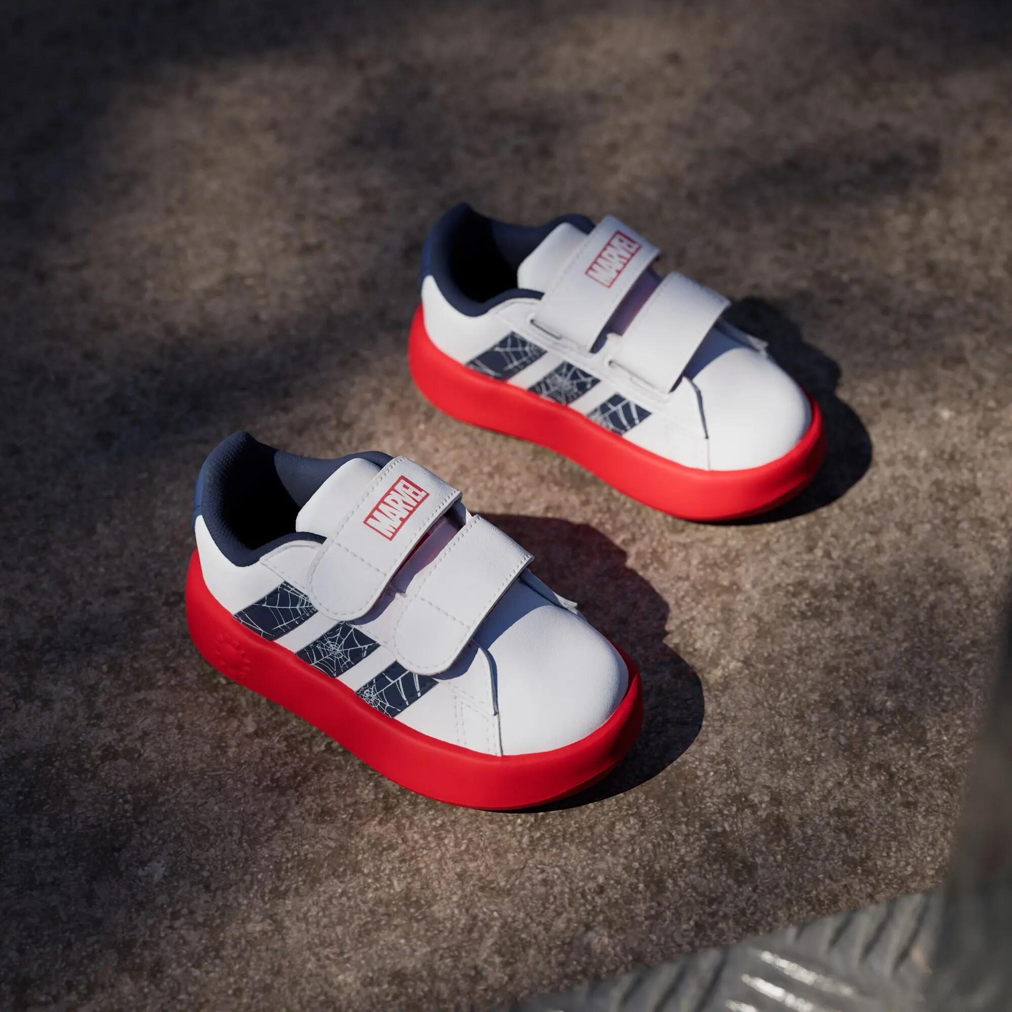 PANTOFELKI DLA NAJMŁODSZYCH ADIDAS MARVEL SPIDER-MAN GRAND 4/15