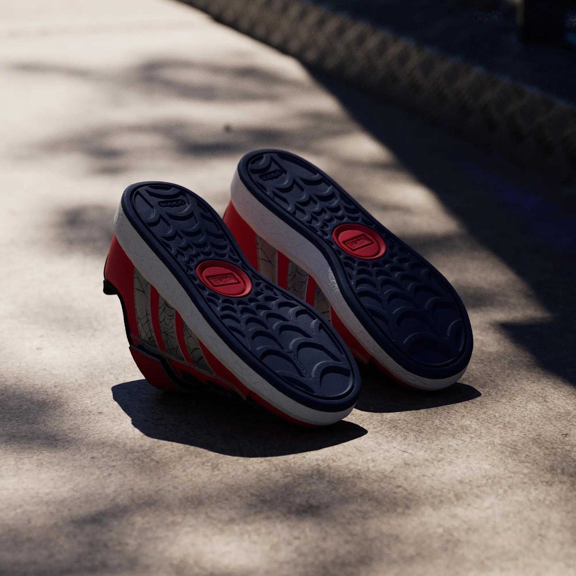 CHAUSSURE ADIDAS MARVEL SPIDER-MAN GRAND COURT ENFANTS 3/15