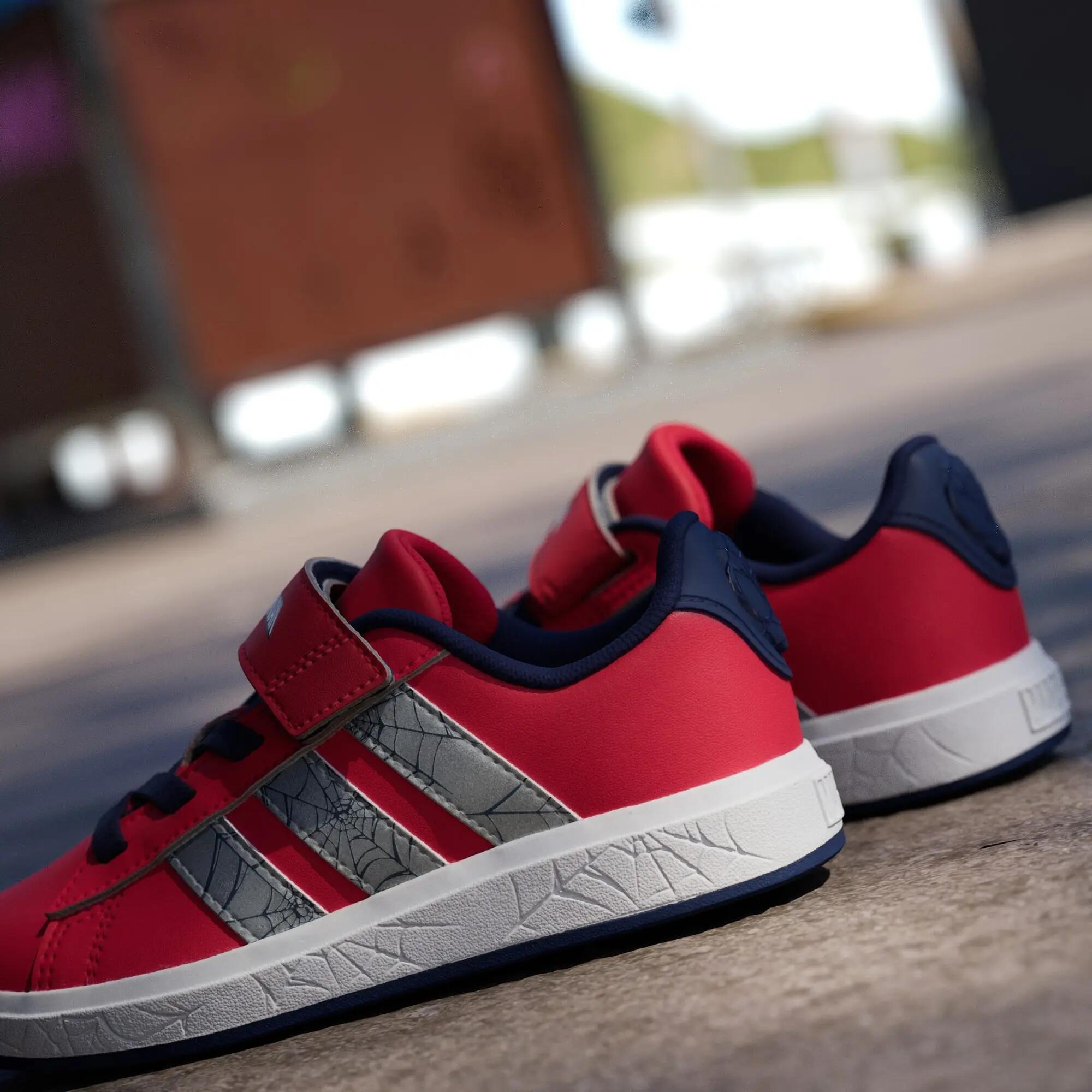 CHAUSSURE ADIDAS MARVEL SPIDER-MAN GRAND COURT ENFANTS 15/15