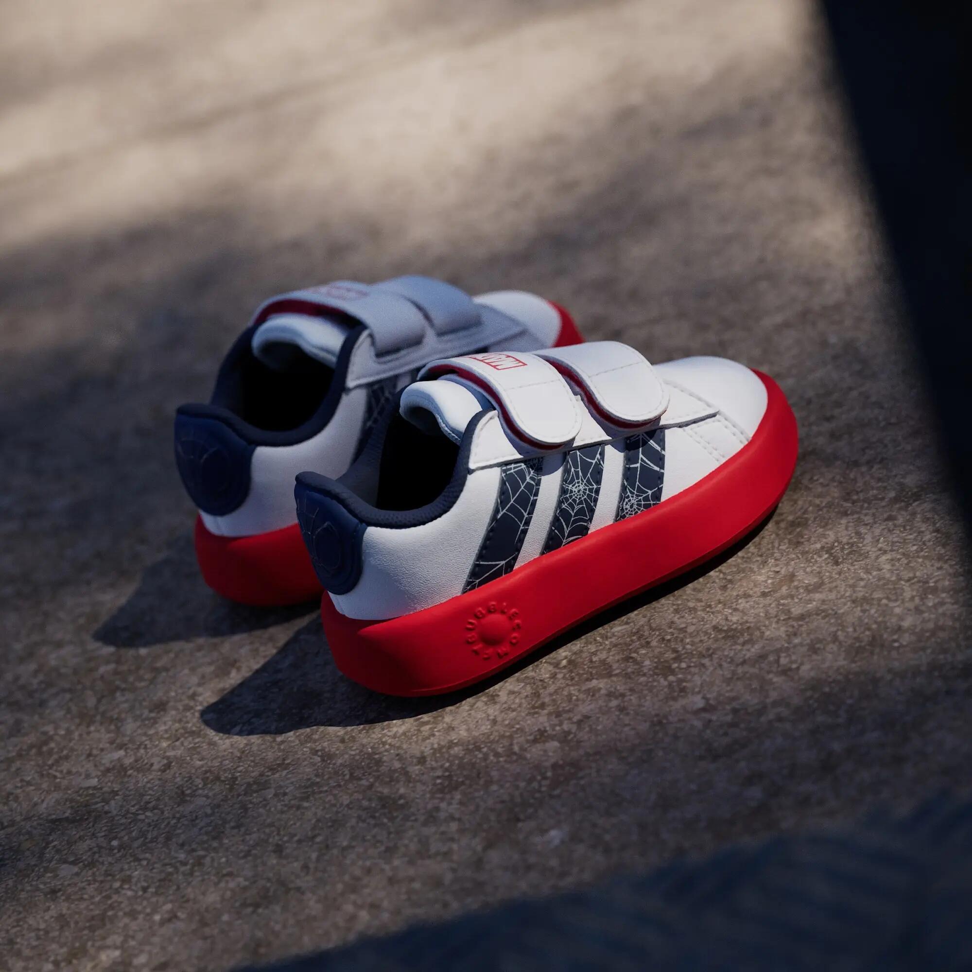 PANTOFELKI DLA NAJMŁODSZYCH ADIDAS MARVEL SPIDER-MAN GRAND 14/15