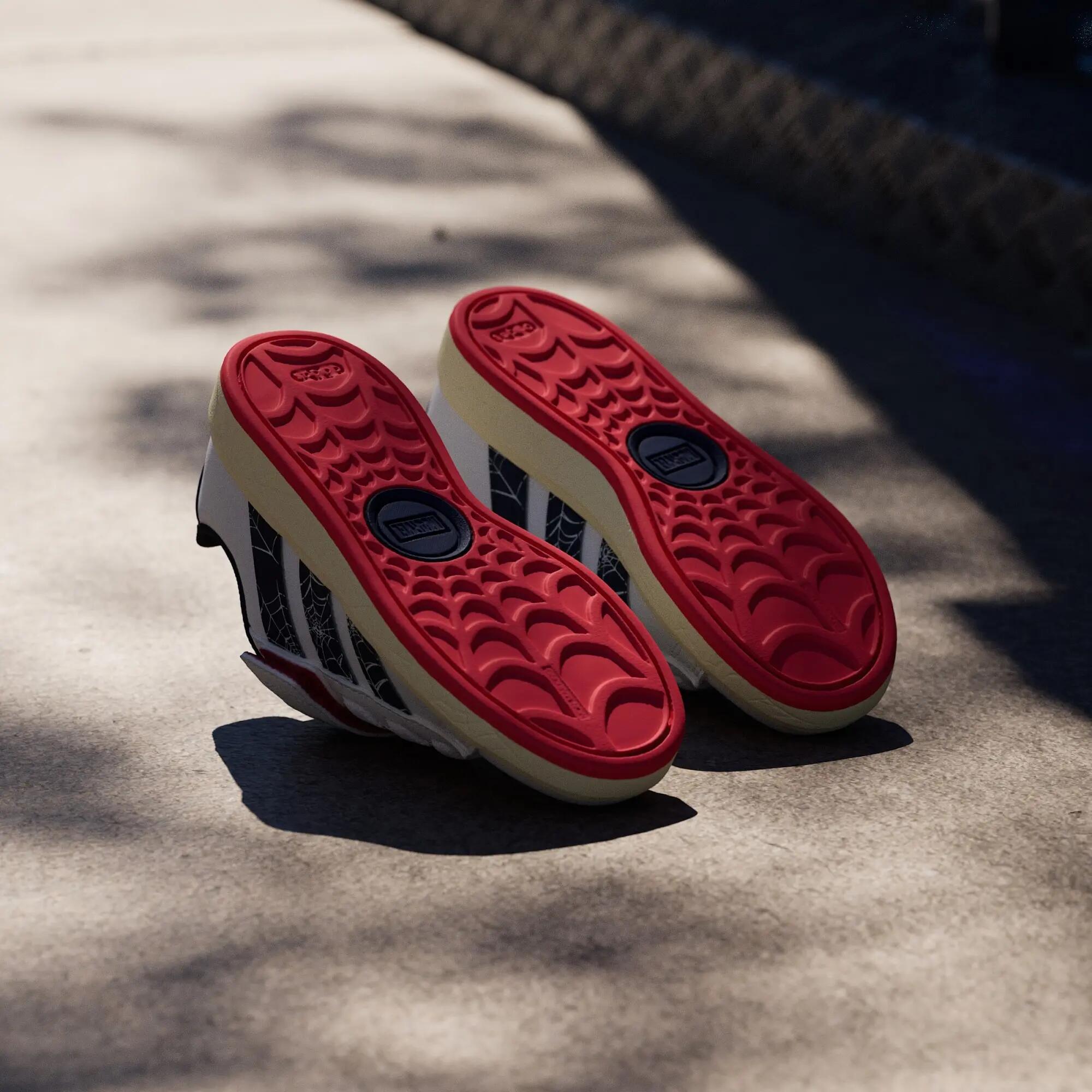 SAPATILHAS ADIDAS MARVEL SPIDER-MAN GRAND COURT PARA CRIANÇA 3/15