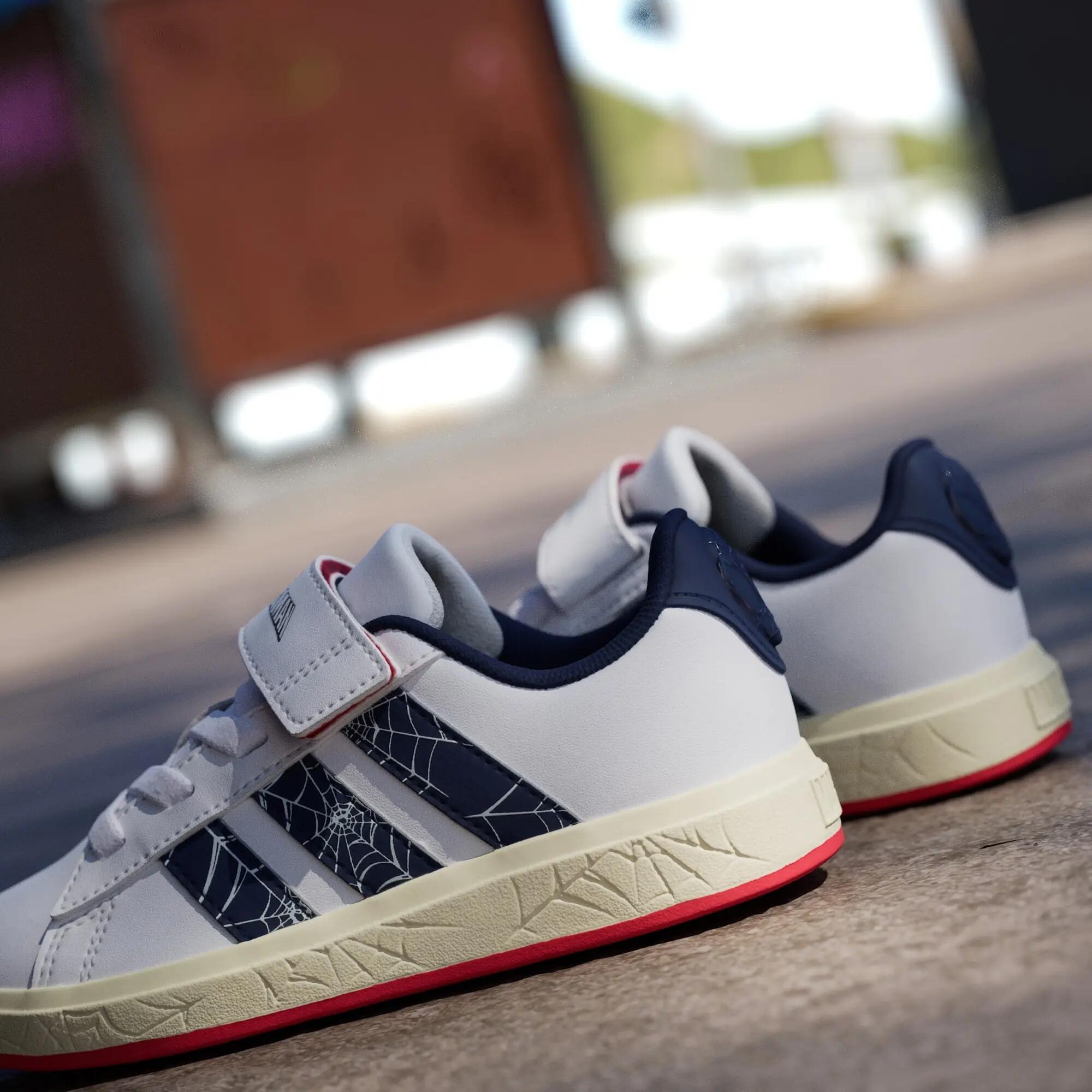 SAPATILHAS ADIDAS MARVEL SPIDER-MAN GRAND COURT PARA CRIANÇA 15/15