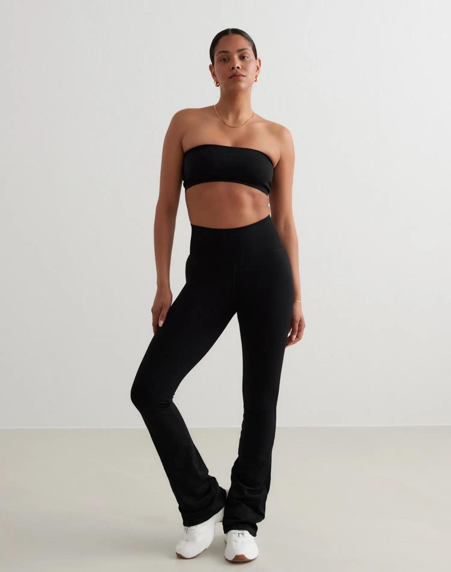 Damskie legginsy bezszwowe, rozszerzane, wysoki stan, wydłużone Shape czarne 4/5