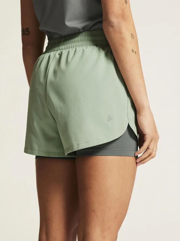 craft ADV Essence 2-In-1 Shorts 2 W – Calção 2‑em‑1 com legging interior 2/7